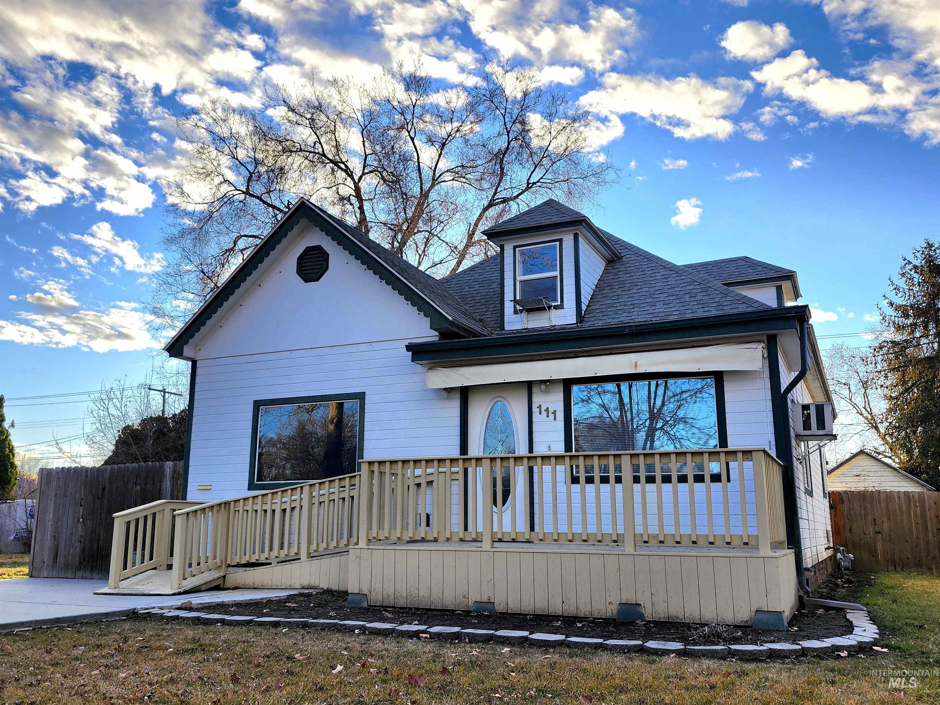 111 S Elder St, Nampa, Idaho 83686, 2 Bedrooms, 2 Bathrooms, Residential For Sale, Price $350,000, 98974257