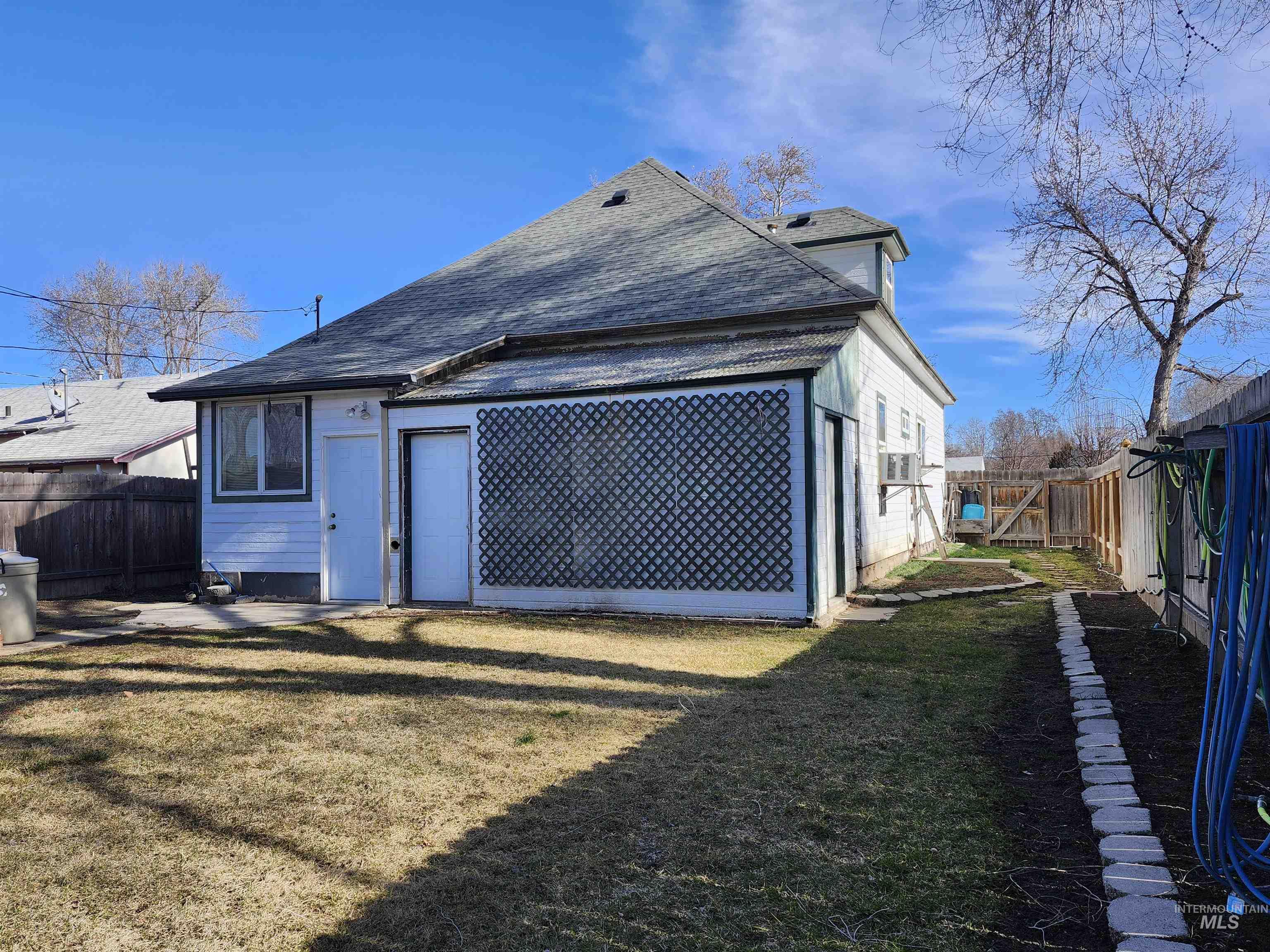 111 S Elder St, Nampa, Idaho 83686, 2 Bedrooms, 2 Bathrooms, Residential For Sale, Price $350,000, 98974257