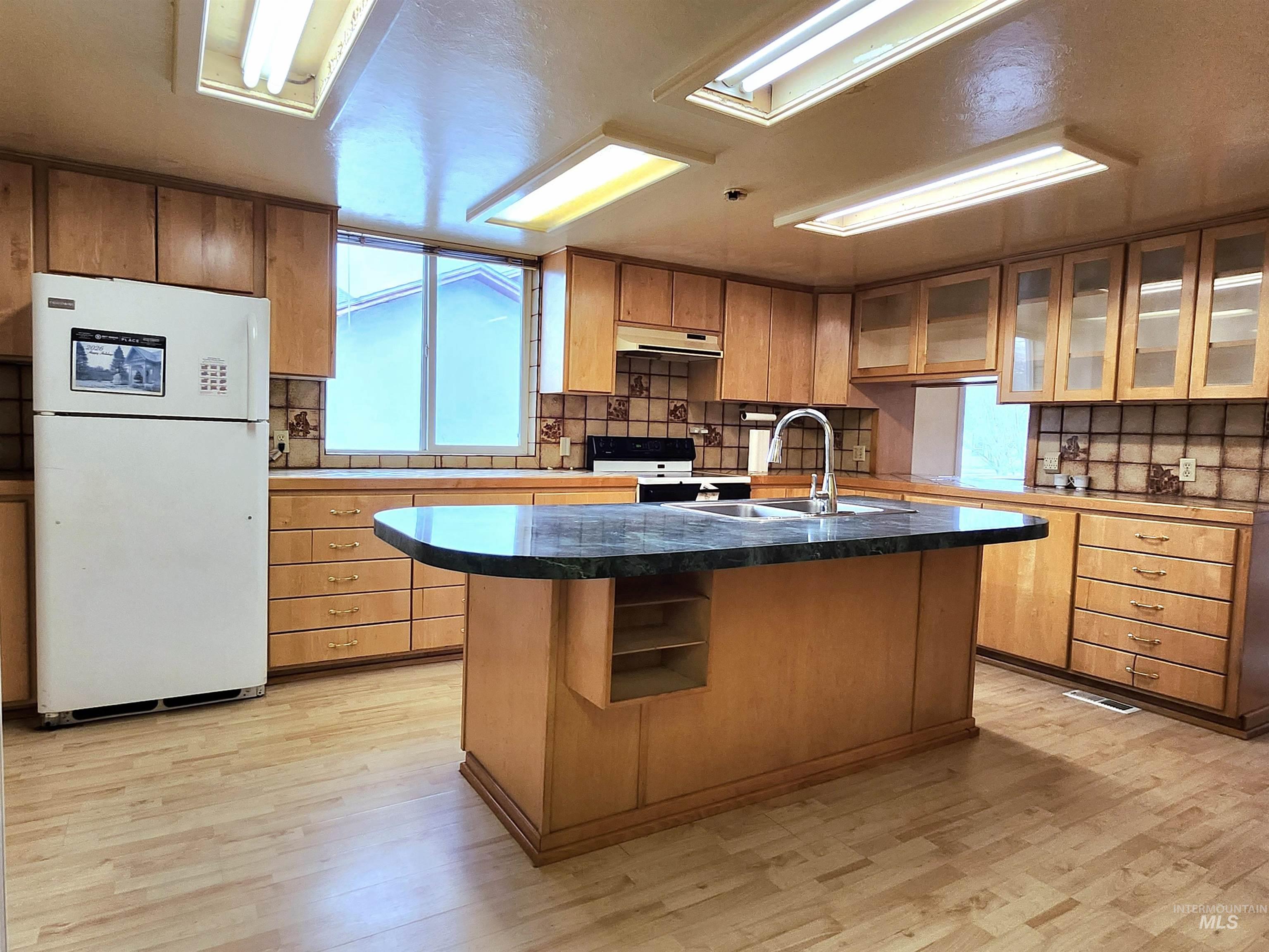 111 S Elder St, Nampa, Idaho 83686, 2 Bedrooms, 2 Bathrooms, Residential For Sale, Price $350,000, 98974257