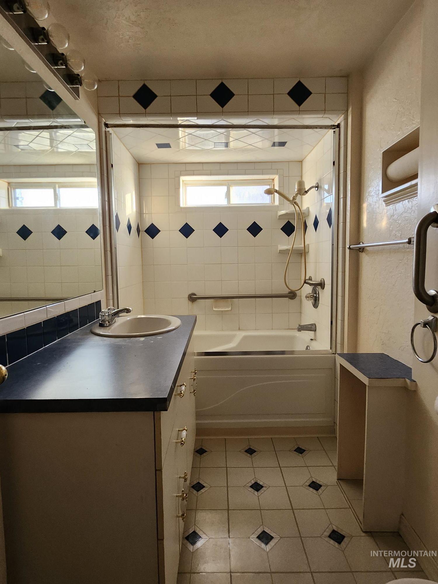 111 S Elder, Nampa, Idaho 83686, 2 Bedrooms, 2 Bathrooms, Residential For Sale, Price $350,000,MLS 98974257