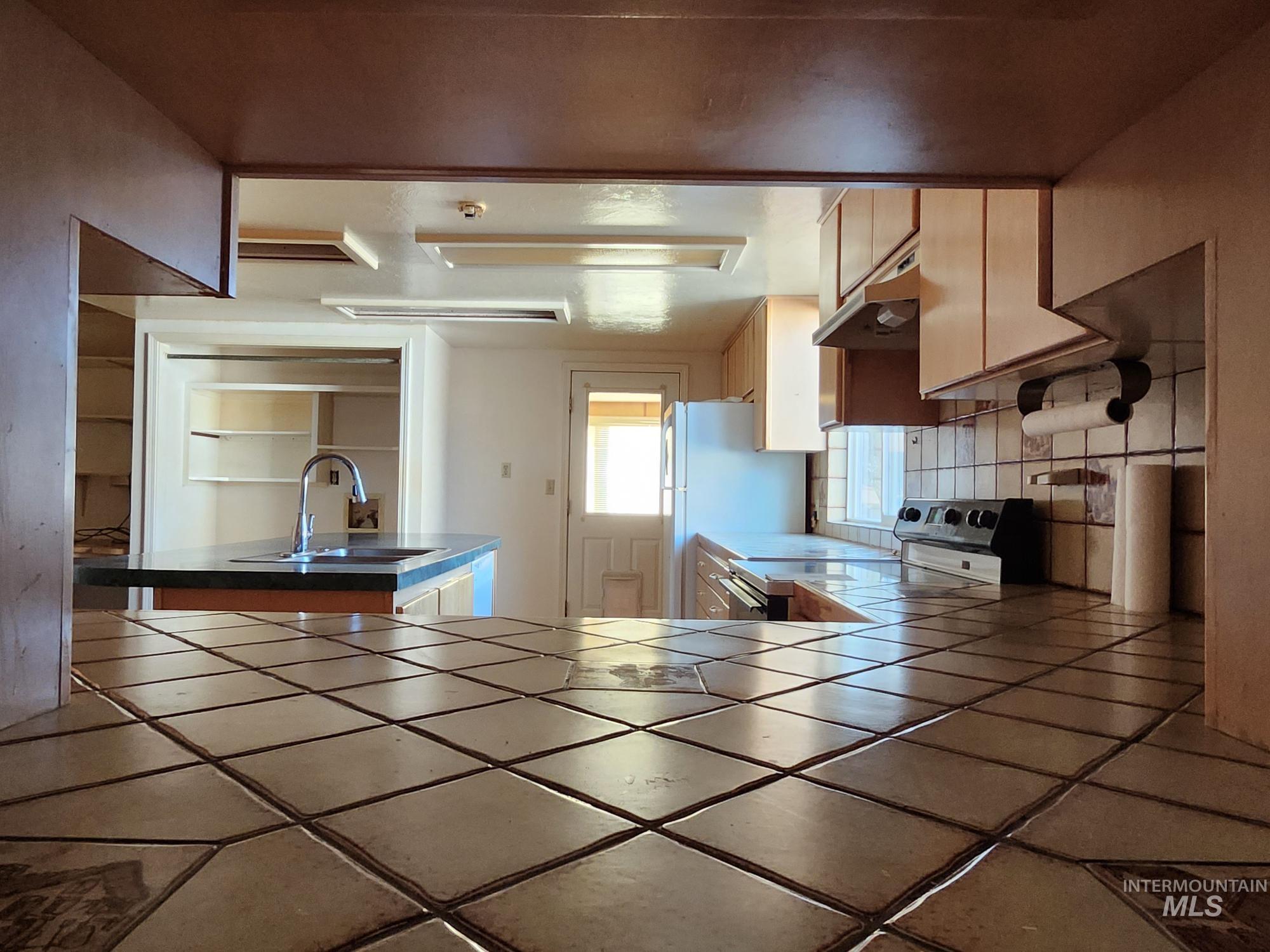 111 S Elder, Nampa, Idaho 83686, 2 Bedrooms, 2 Bathrooms, Residential For Sale, Price $350,000,MLS 98974257