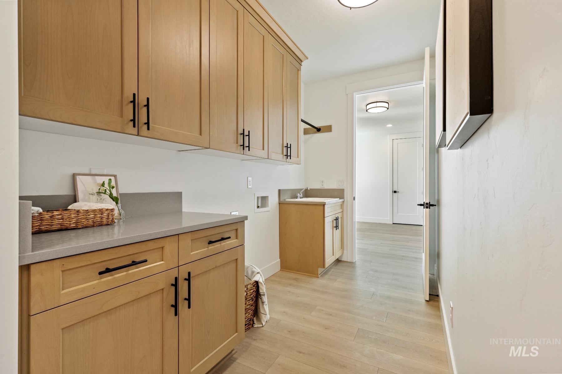 6773 N Ellis Park Ave, Meridian, Idaho 83646, 4 Bedrooms, 2.5 Bathrooms, Residential For Sale, Price $929,800,MLS 98974259