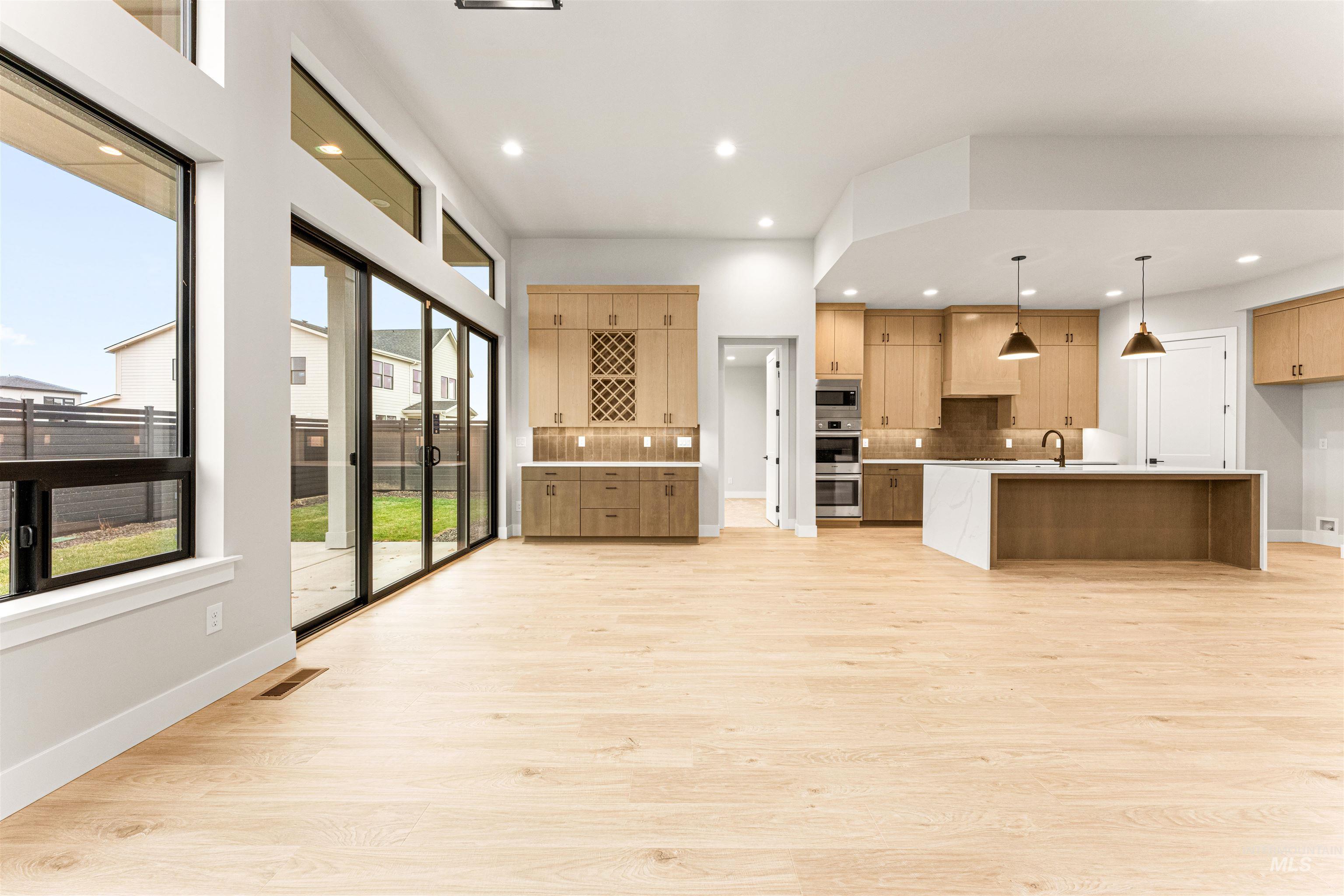 6684 N Wonder Ave, Meridian, Idaho 83646, 3 Bedrooms, 3.5 Bathrooms, Residential For Sale, Price $799,900,MLS 98974261