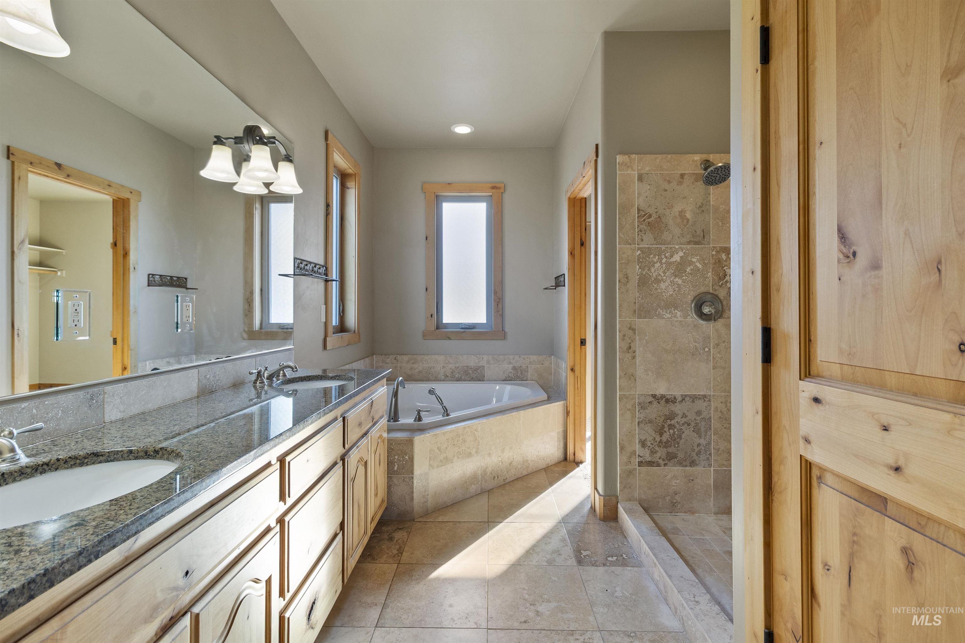 1031 Prairie Ln, Moscow, Idaho 83843, 3 Bedrooms, 2 Bathrooms, Residential For Sale, Price $1,085,000,MLS 98974263