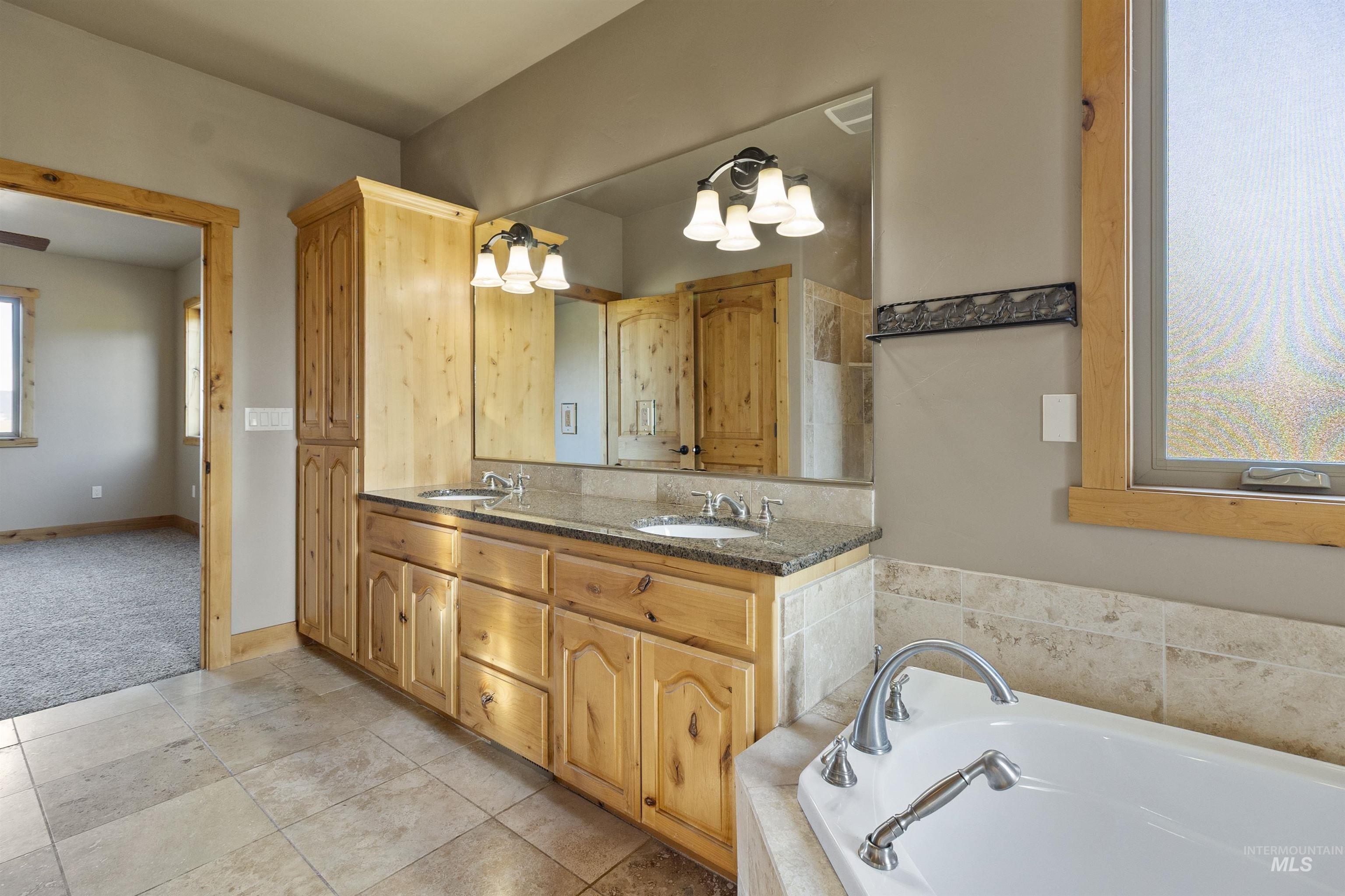 1031 Prairie Ln, Moscow, Idaho 83843, 3 Bedrooms, 2 Bathrooms, Residential For Sale, Price $1,085,000,MLS 98974263