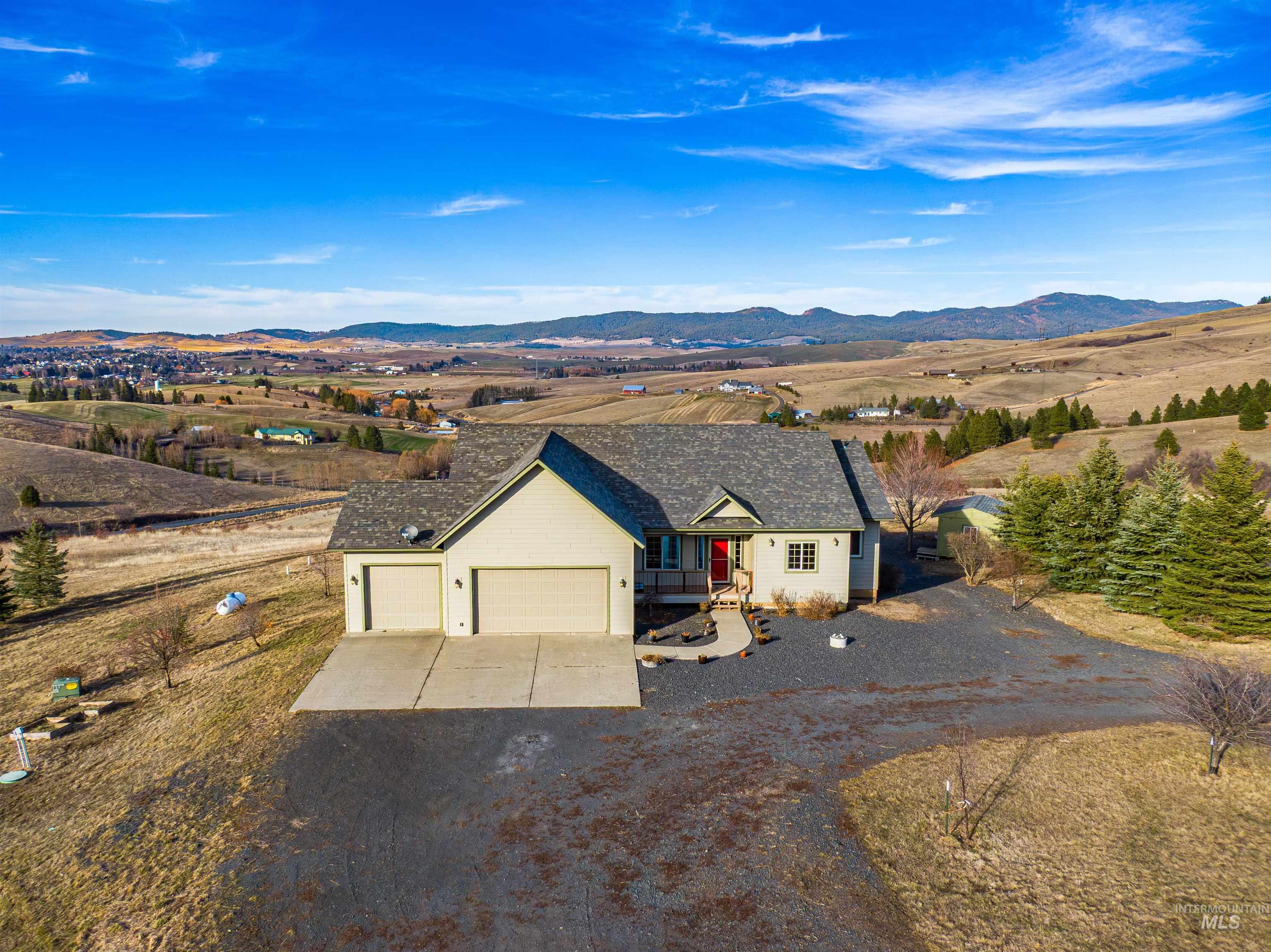 1031 Prairie Ln, Moscow, Idaho 83843, 3 Bedrooms, 2 Bathrooms, Residential For Sale, Price $1,085,000,MLS 98974263