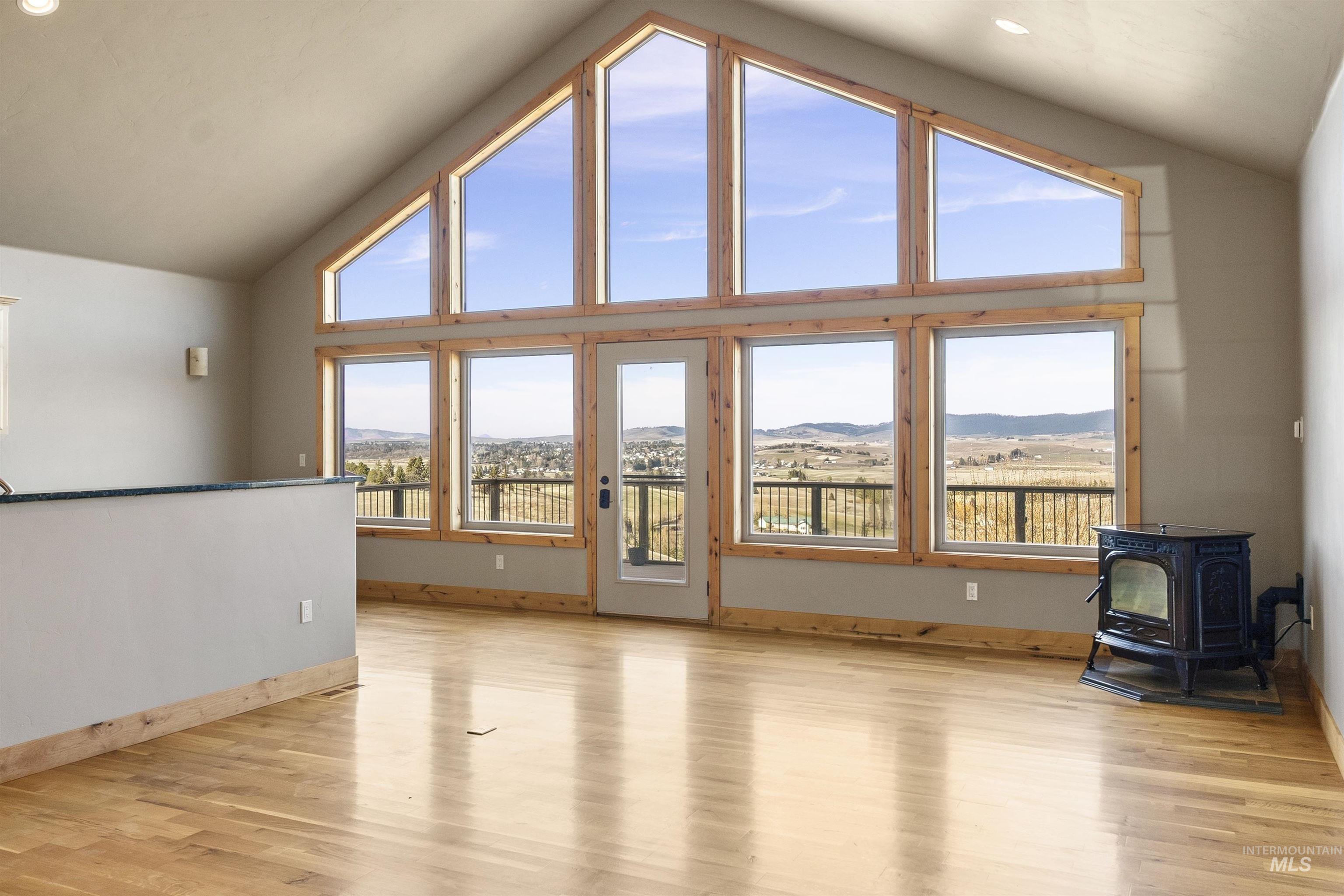 1031 Prairie Ln, Moscow, Idaho 83843, 3 Bedrooms, 2 Bathrooms, Residential For Sale, Price $1,085,000,MLS 98974263