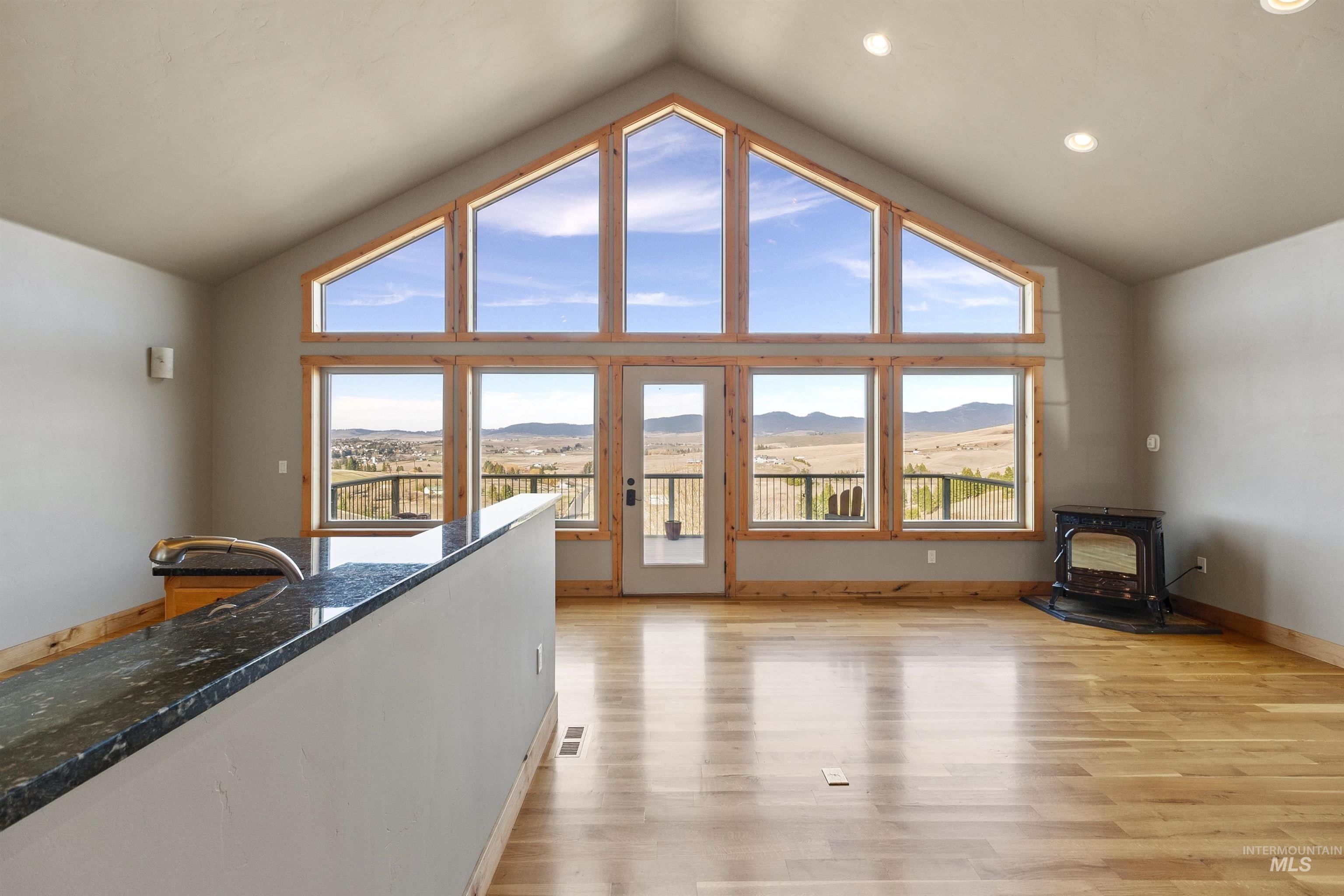 1031 Prairie Ln, Moscow, Idaho 83843, 3 Bedrooms, 2 Bathrooms, Residential For Sale, Price $1,085,000,MLS 98974263