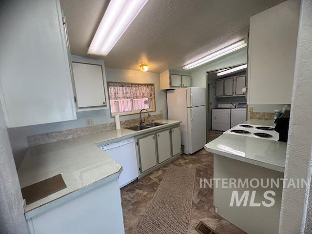 910 Moonglo, Buhl, Idaho 83316, 3 Bedrooms, 2 Bathrooms, Residential For Sale, Price $99,500,MLS 98974264