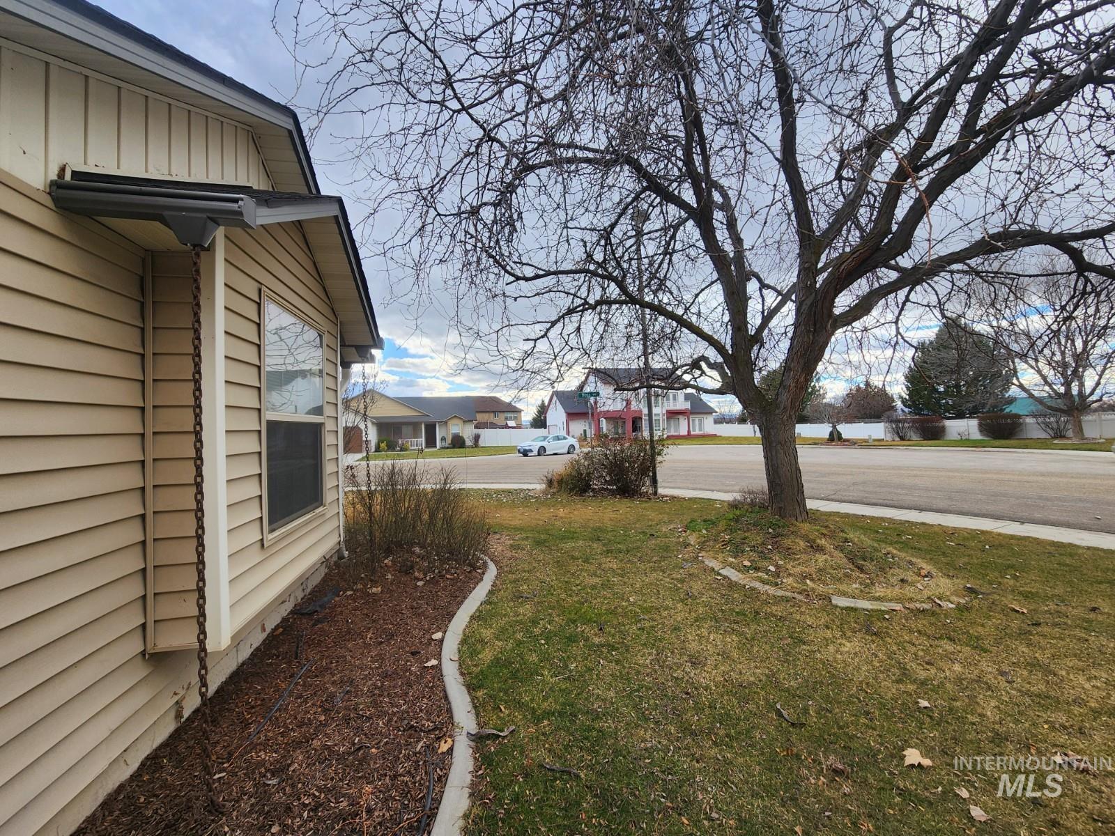 1000 N Rodeo St, Parma, Idaho 83660, 3 Bedrooms, 2.5 Bathrooms, Residential For Sale, Price $375,000, 98974265