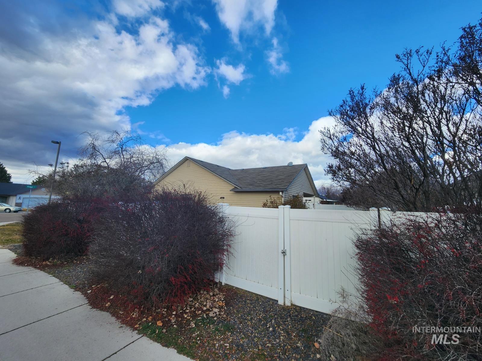 1000 N Rodeo St, Parma, Idaho 83660, 3 Bedrooms, 2.5 Bathrooms, Residential For Sale, Price $375,000, 98974265