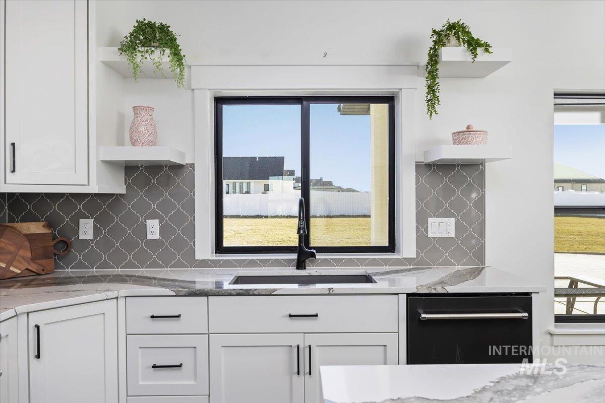 2283 E 4092 N, Filer, Idaho 83328, 5 Bedrooms, 2.5 Bathrooms, Residential For Sale, Price $799,000,MLS 98974267