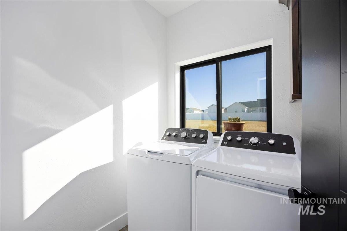 2283 E 4092 N, Filer, Idaho 83328, 5 Bedrooms, 2.5 Bathrooms, Residential For Sale, Price $799,000,MLS 98974267