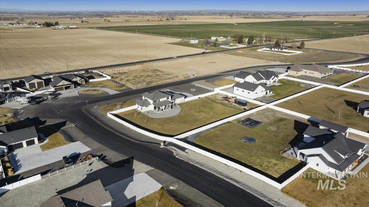 2283 E 4092 N, Filer, Idaho 83328, 5 Bedrooms, 2.5 Bathrooms, Residential For Sale, Price $799,000,MLS 98974267