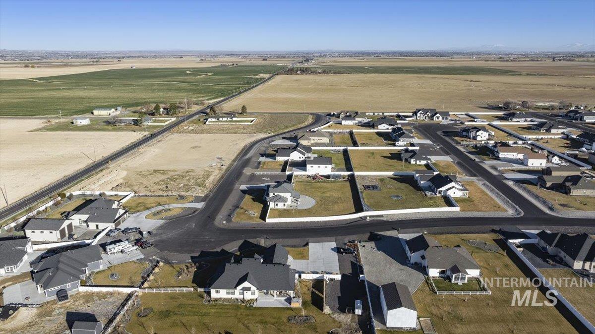 2283 E 4092 N, Filer, Idaho 83328, 5 Bedrooms, 2.5 Bathrooms, Residential For Sale, Price $799,000,MLS 98974267