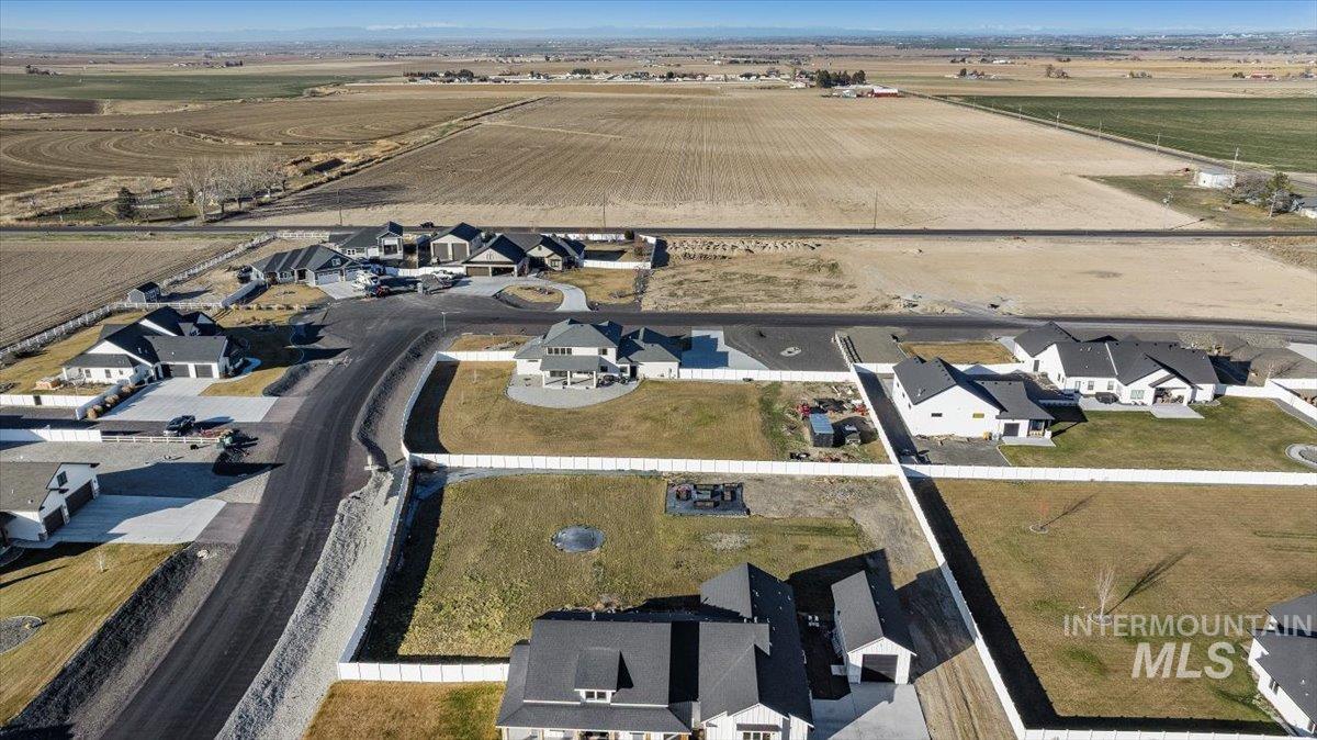 2283 E 4092 N, Filer, Idaho 83328, 5 Bedrooms, 2.5 Bathrooms, Residential For Sale, Price $799,000,MLS 98974267