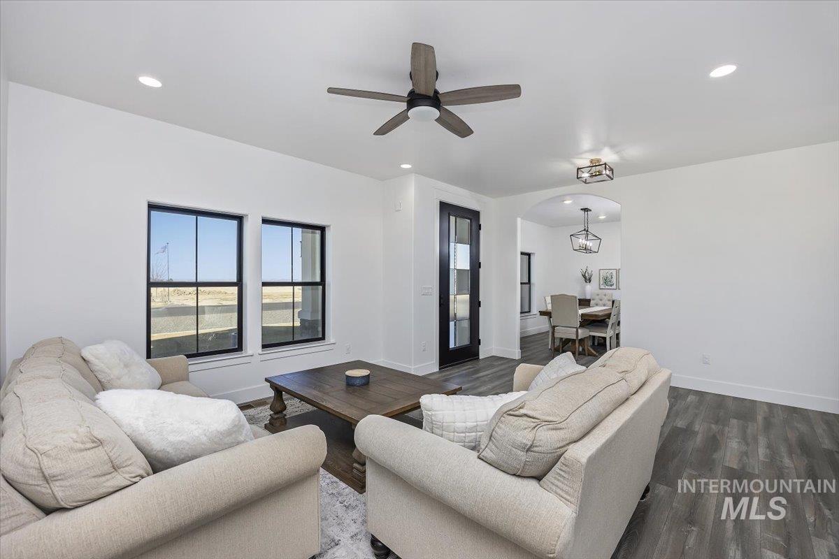 2283 E 4092 N, Filer, Idaho 83328, 5 Bedrooms, 2.5 Bathrooms, Residential For Sale, Price $799,000,MLS 98974267