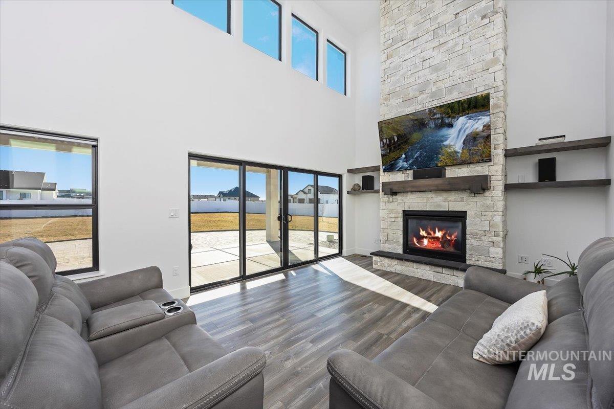 2283 E 4092 N, Filer, Idaho 83328, 5 Bedrooms, 2.5 Bathrooms, Residential For Sale, Price $799,000,MLS 98974267