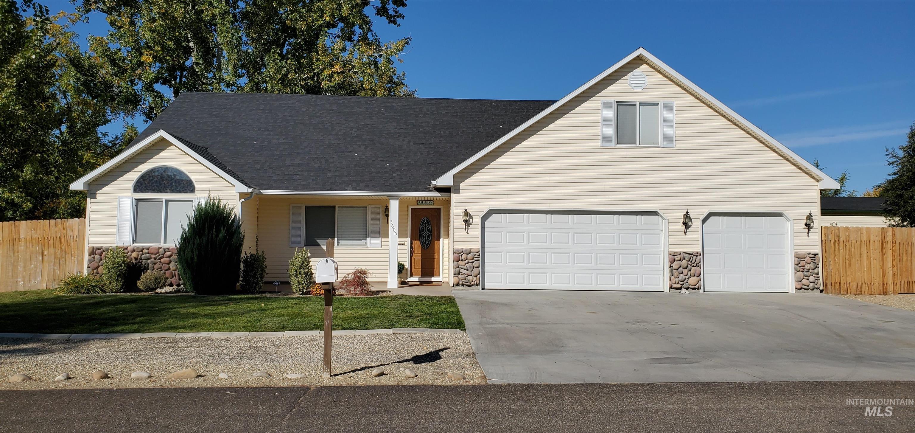 3606 E Kings Gate, Nampa, Idaho 83687, 4 Bedrooms, 3 Bathrooms, Residential For Sale, Price $625,000,MLS 98974268