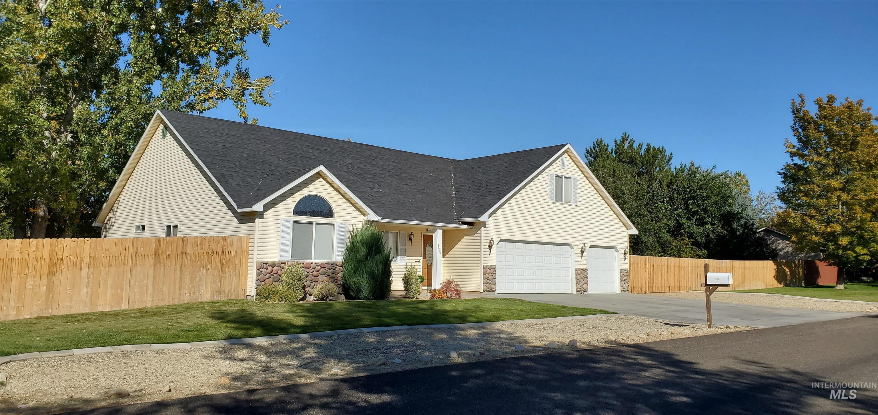 3606 E Kings Gate, Nampa, Idaho 83687, 4 Bedrooms, 3 Bathrooms, Residential For Sale, Price $625,000,MLS 98974268