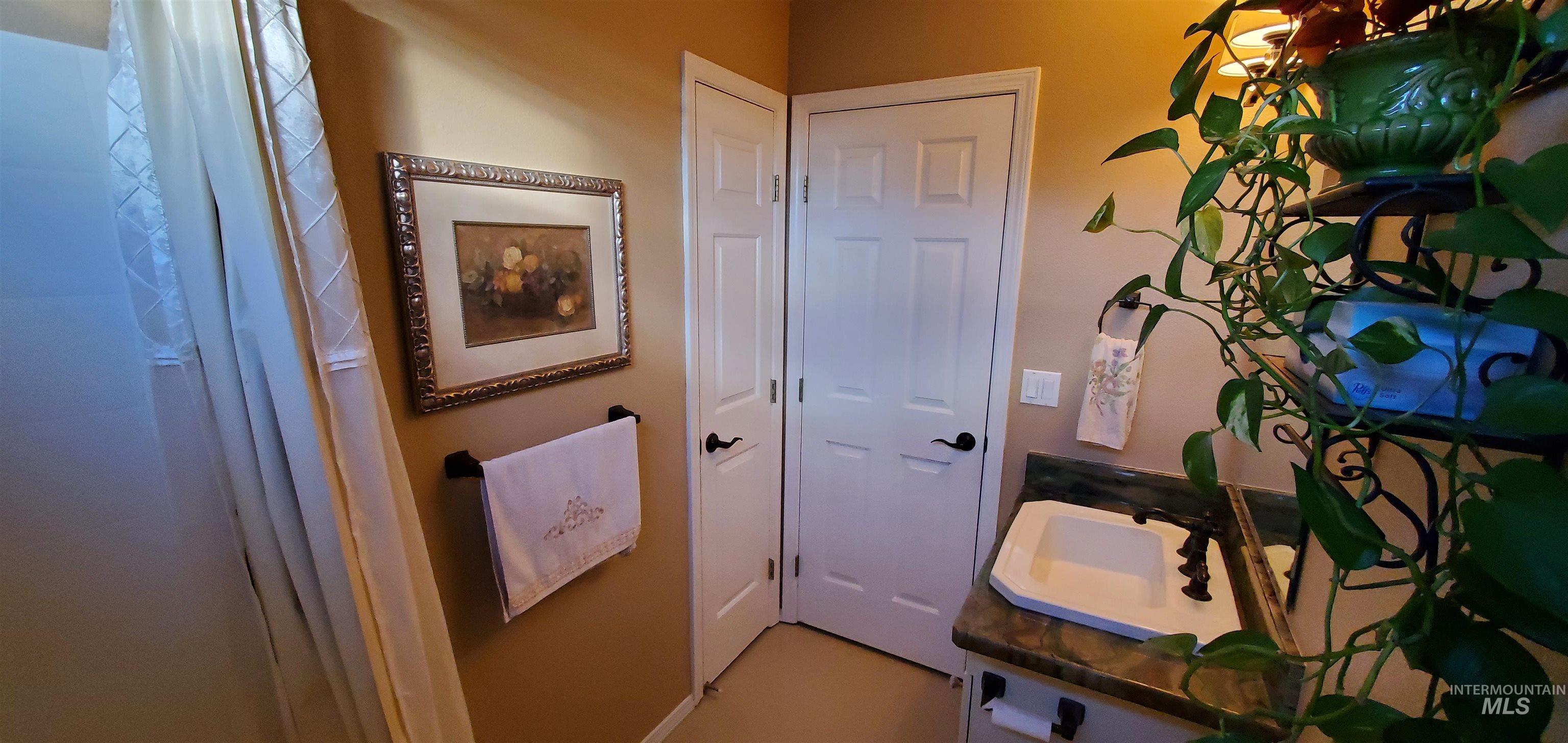 3606 E Kings Gate, Nampa, Idaho 83687, 4 Bedrooms, 3 Bathrooms, Residential For Sale, Price $625,000,MLS 98974268