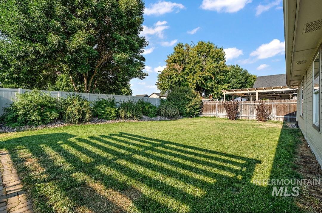 10959 W Rose Lake St, Star, Idaho 83669, 3 Bedrooms, 2 Bathrooms, Residential For Sale, Price $475,000,MLS 98974271