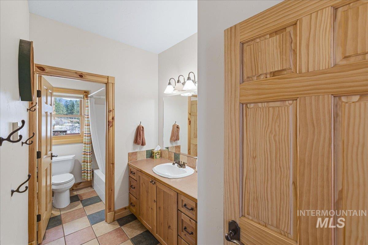 3872 Brookside Dr, New Meadows, Idaho 83654, 6 Bedrooms, 6.5 Bathrooms, Residential For Sale, Price $1,750,000,MLS 98974273