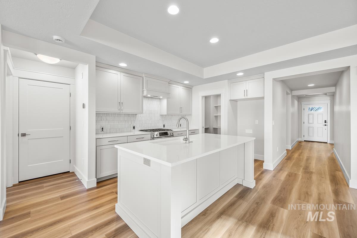 6983 S Skybreak Lane, Meridian, Idaho 83642, 3 Bedrooms, 2 Bathrooms, Residential For Sale, Price $512,300,MLS 98974274