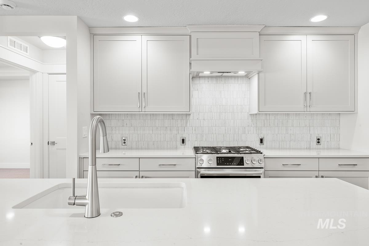 6983 S Skybreak Lane, Meridian, Idaho 83642, 3 Bedrooms, 2 Bathrooms, Residential For Sale, Price $512,300,MLS 98974274