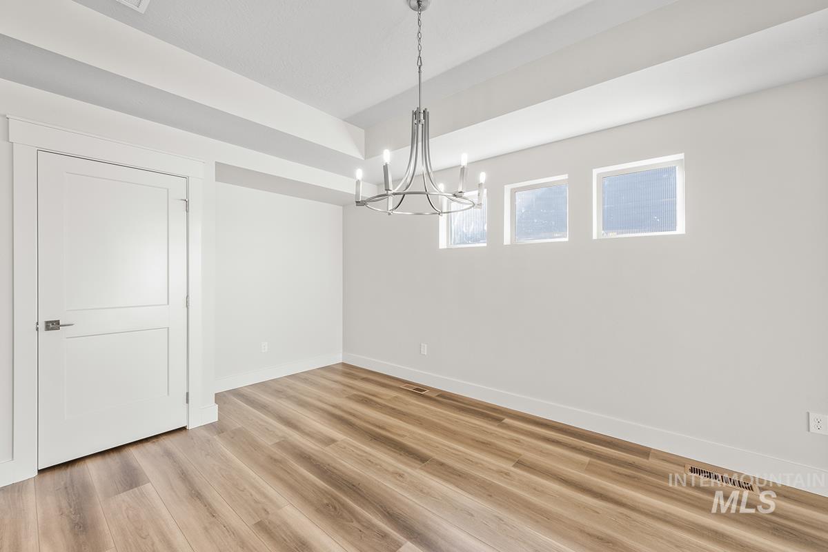 6983 S Skybreak Lane, Meridian, Idaho 83642, 3 Bedrooms, 2 Bathrooms, Residential For Sale, Price $512,300,MLS 98974274