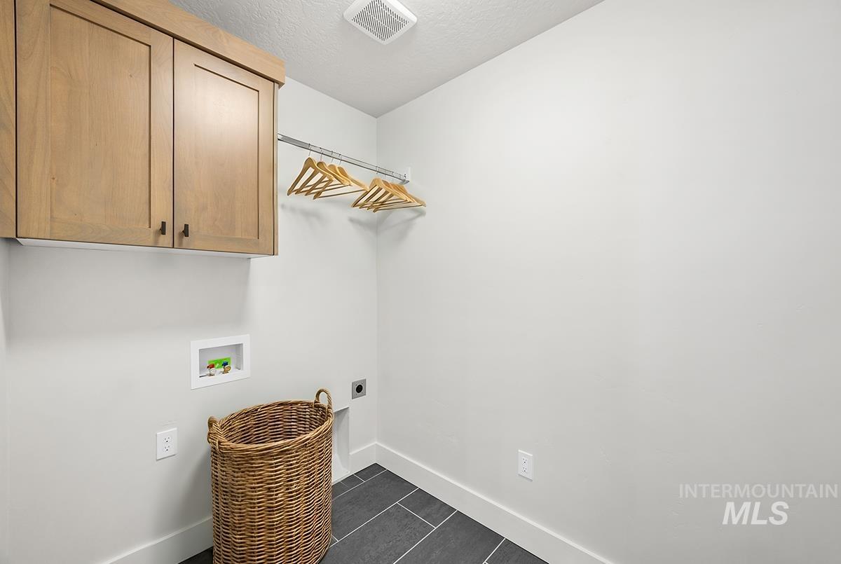 7016 S Cascabel Lane, Meridian, Idaho 83642, 3 Bedrooms, 2 Bathrooms, Residential For Sale, Price $500,800,MLS 98974275