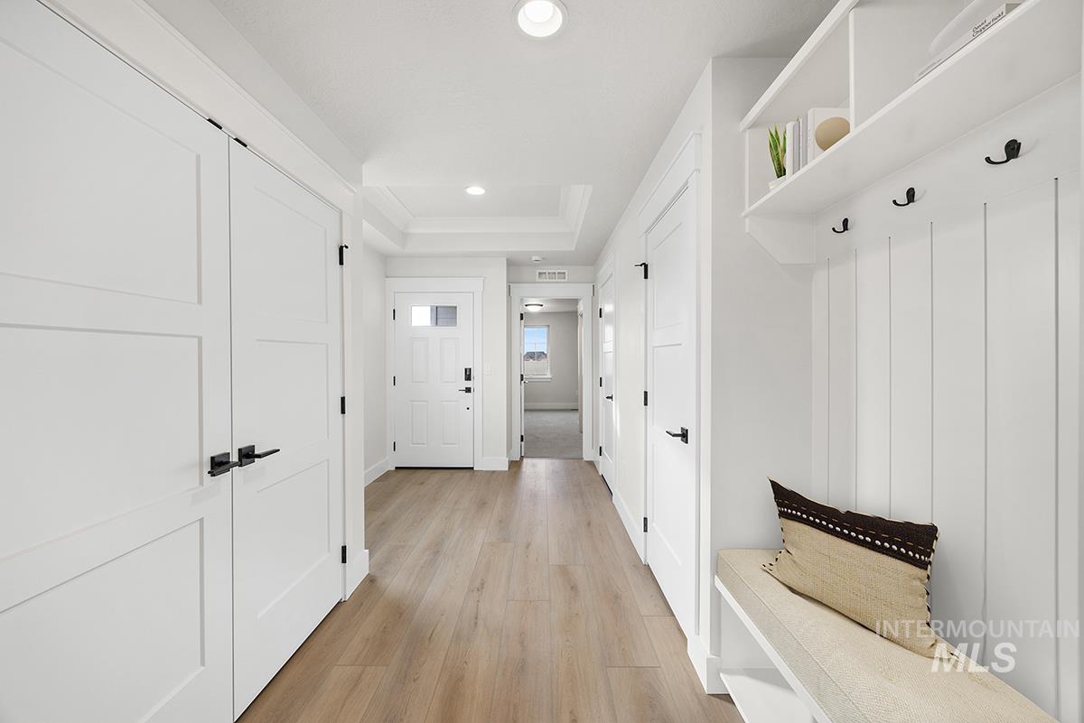 7016 S Cascabel Lane, Meridian, Idaho 83642, 3 Bedrooms, 2 Bathrooms, Residential For Sale, Price $500,800,MLS 98974275