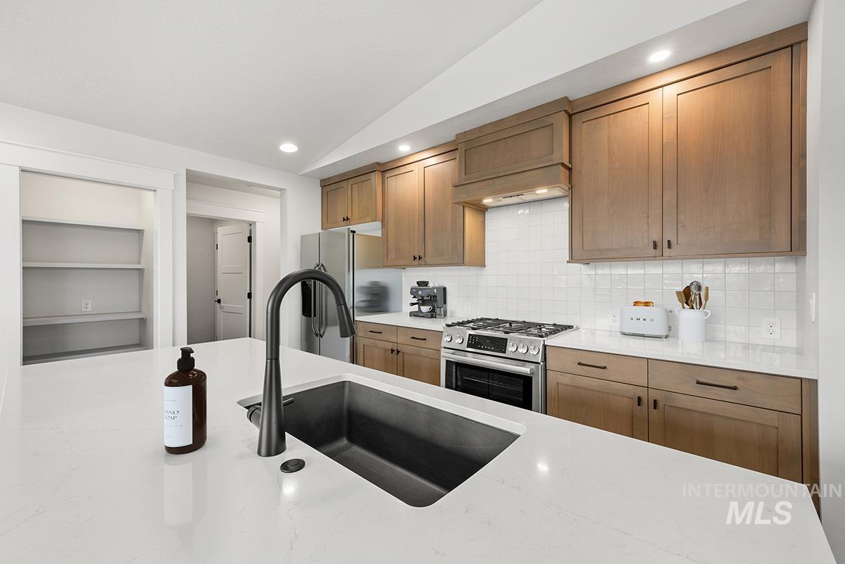 7016 S Cascabel Lane, Meridian, Idaho 83642, 3 Bedrooms, 2 Bathrooms, Residential For Sale, Price $500,800,MLS 98974275