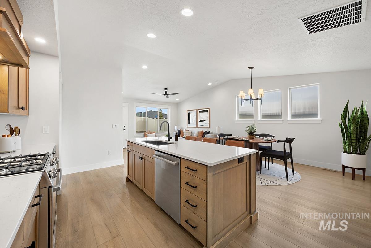 7016 S Cascabel Lane, Meridian, Idaho 83642, 3 Bedrooms, 2 Bathrooms, Residential For Sale, Price $500,800,MLS 98974275