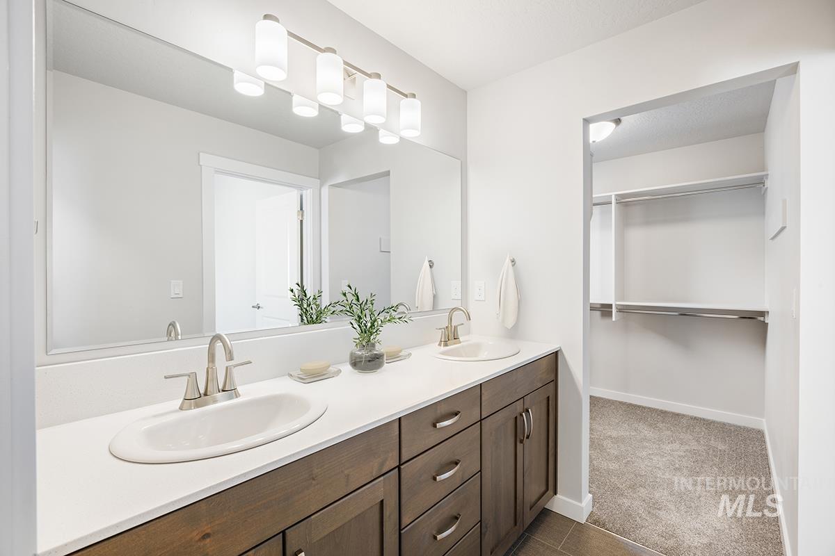 205 W Broyhill St., Meridian, Idaho 83642, 4 Bedrooms, 2.5 Bathrooms, Residential For Sale, Price $465,800,MLS 98974276