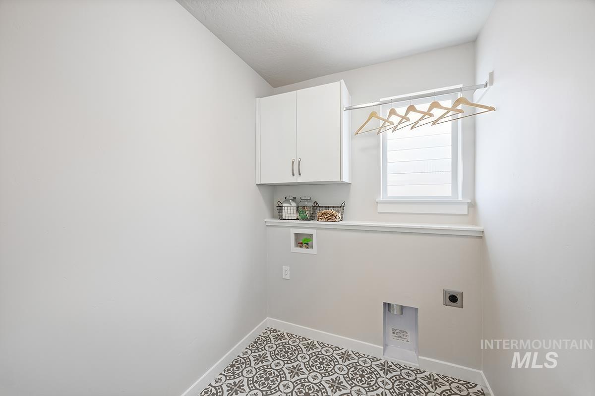 205 W Broyhill St., Meridian, Idaho 83642, 4 Bedrooms, 2.5 Bathrooms, Residential For Sale, Price $465,800,MLS 98974276