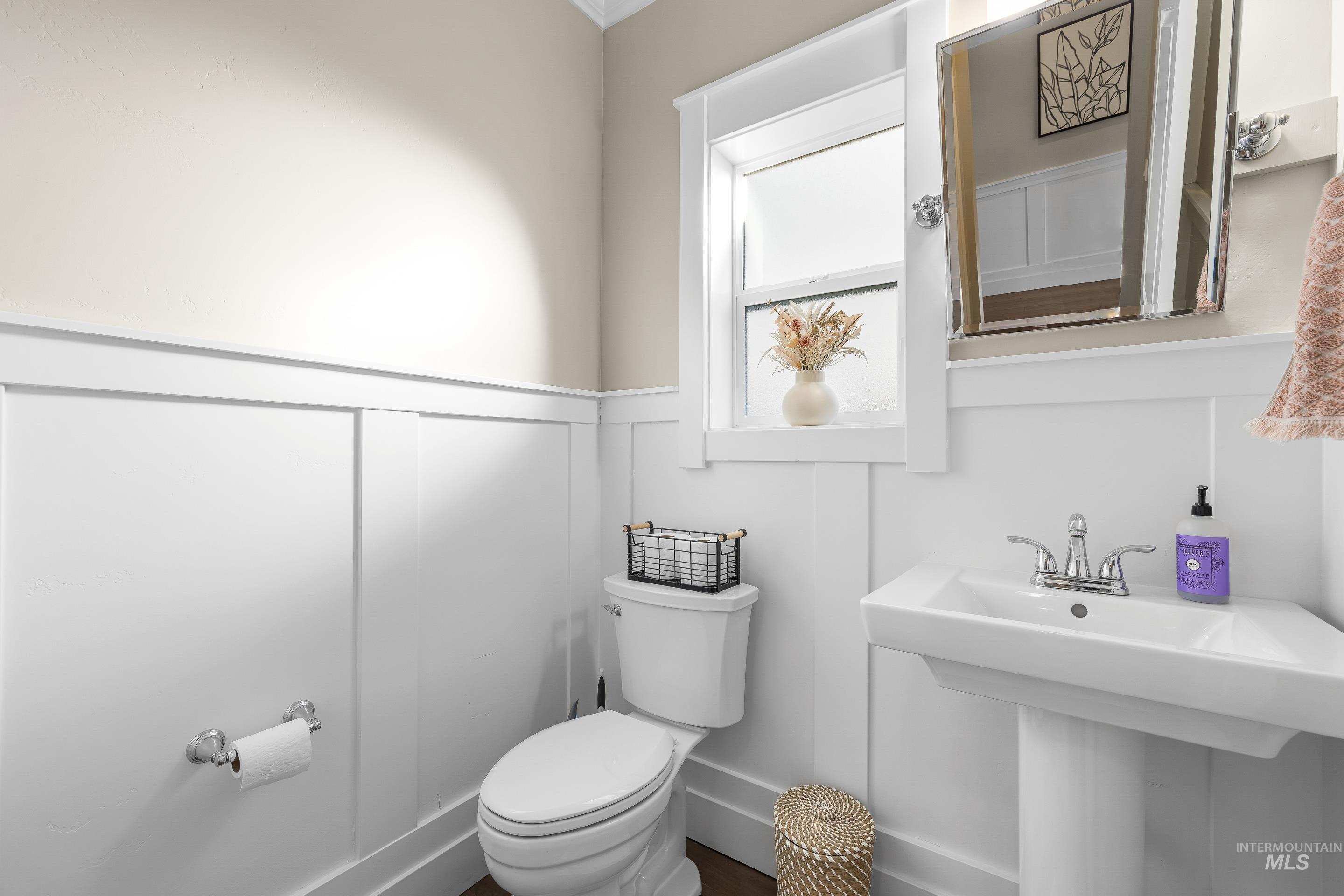 5952 N Bolsena Ave, Meridian, Idaho 83646, 5 Bedrooms, 3.5 Bathrooms, Residential For Sale, Price $899,900,MLS 98974277