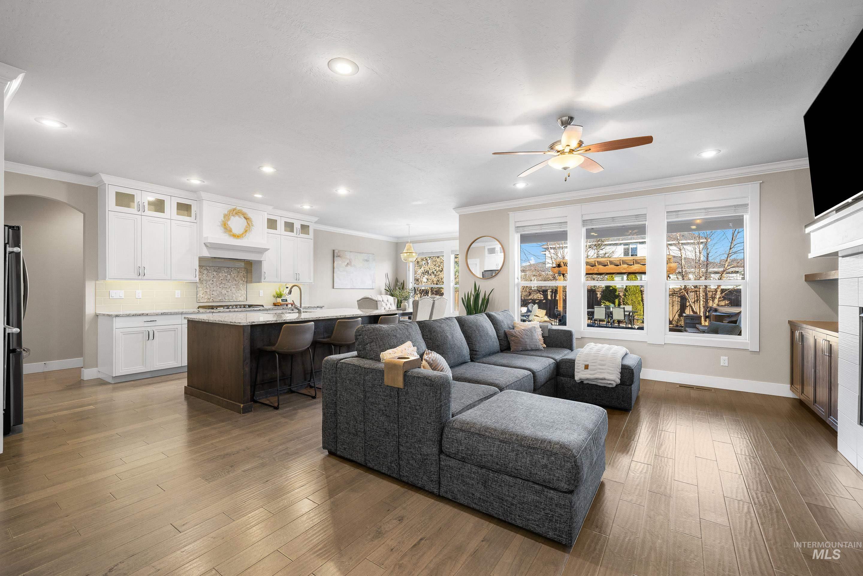 5952 N Bolsena Ave, Meridian, Idaho 83646, 5 Bedrooms, 3.5 Bathrooms, Residential For Sale, Price $899,900,MLS 98974277