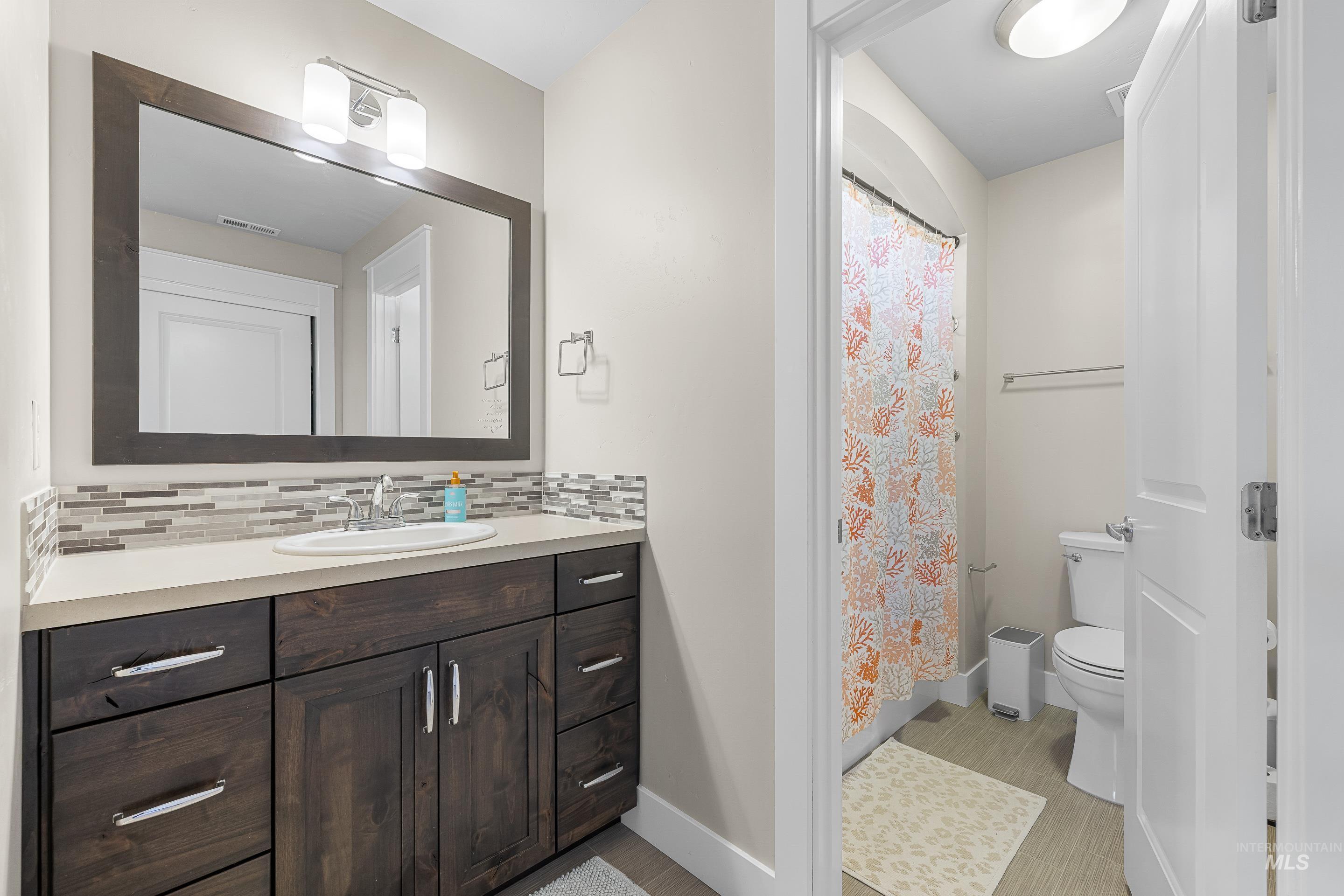 5952 N Bolsena Ave, Meridian, Idaho 83646, 5 Bedrooms, 3.5 Bathrooms, Residential For Sale, Price $899,900,MLS 98974277