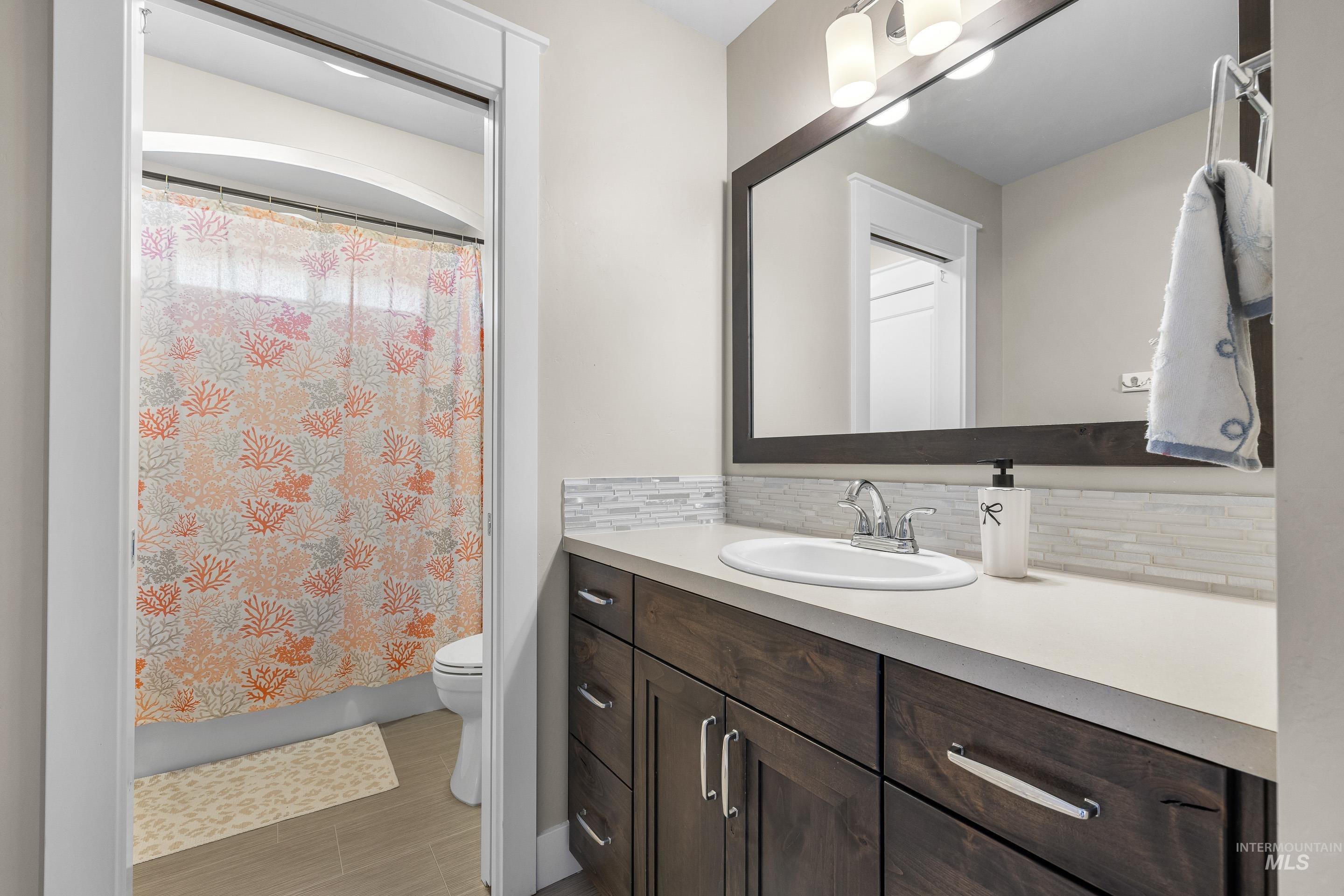 5952 N Bolsena Ave, Meridian, Idaho 83646, 5 Bedrooms, 3.5 Bathrooms, Residential For Sale, Price $899,900,MLS 98974277