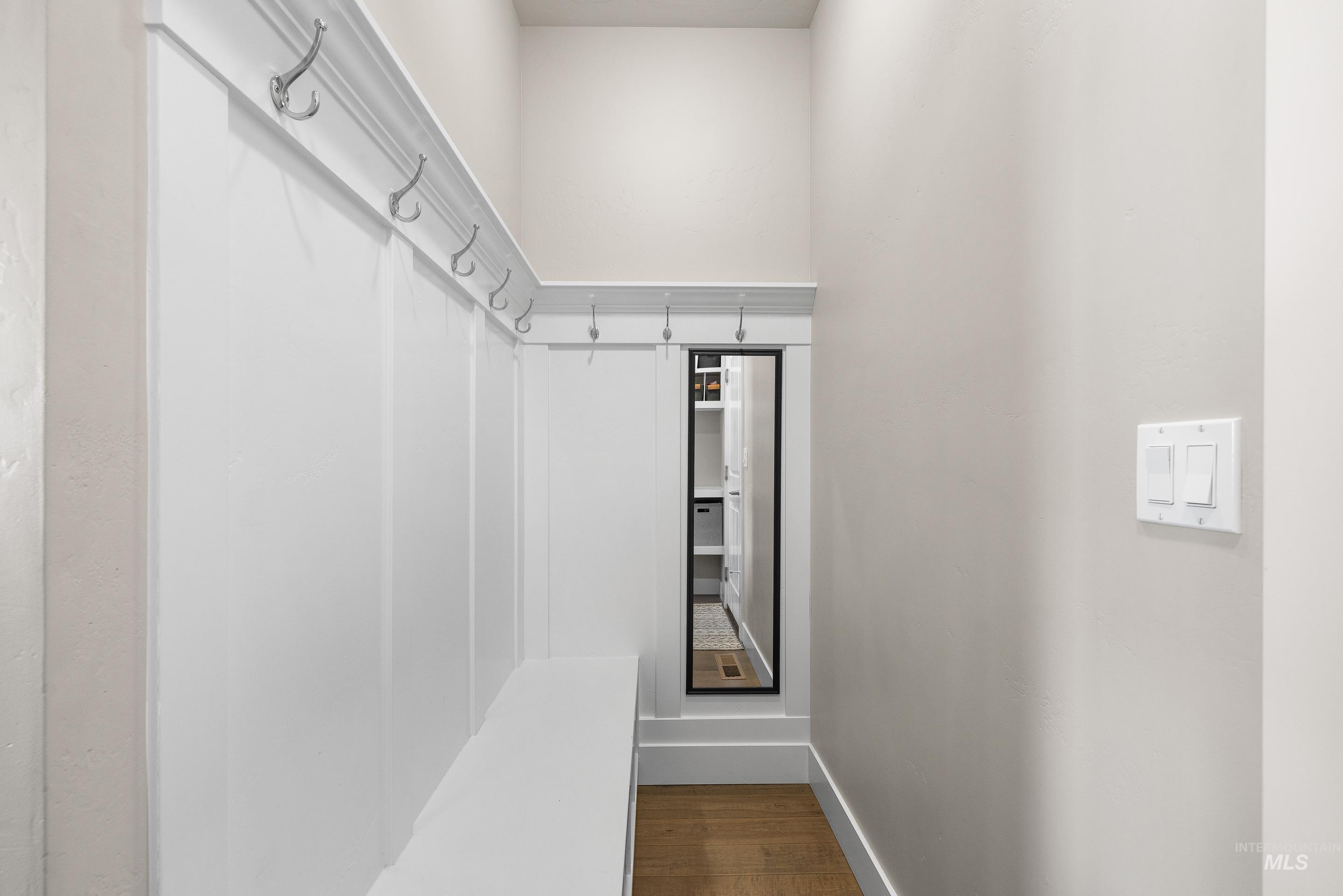 5952 N Bolsena Ave, Meridian, Idaho 83646, 5 Bedrooms, 3.5 Bathrooms, Residential For Sale, Price $899,900,MLS 98974277