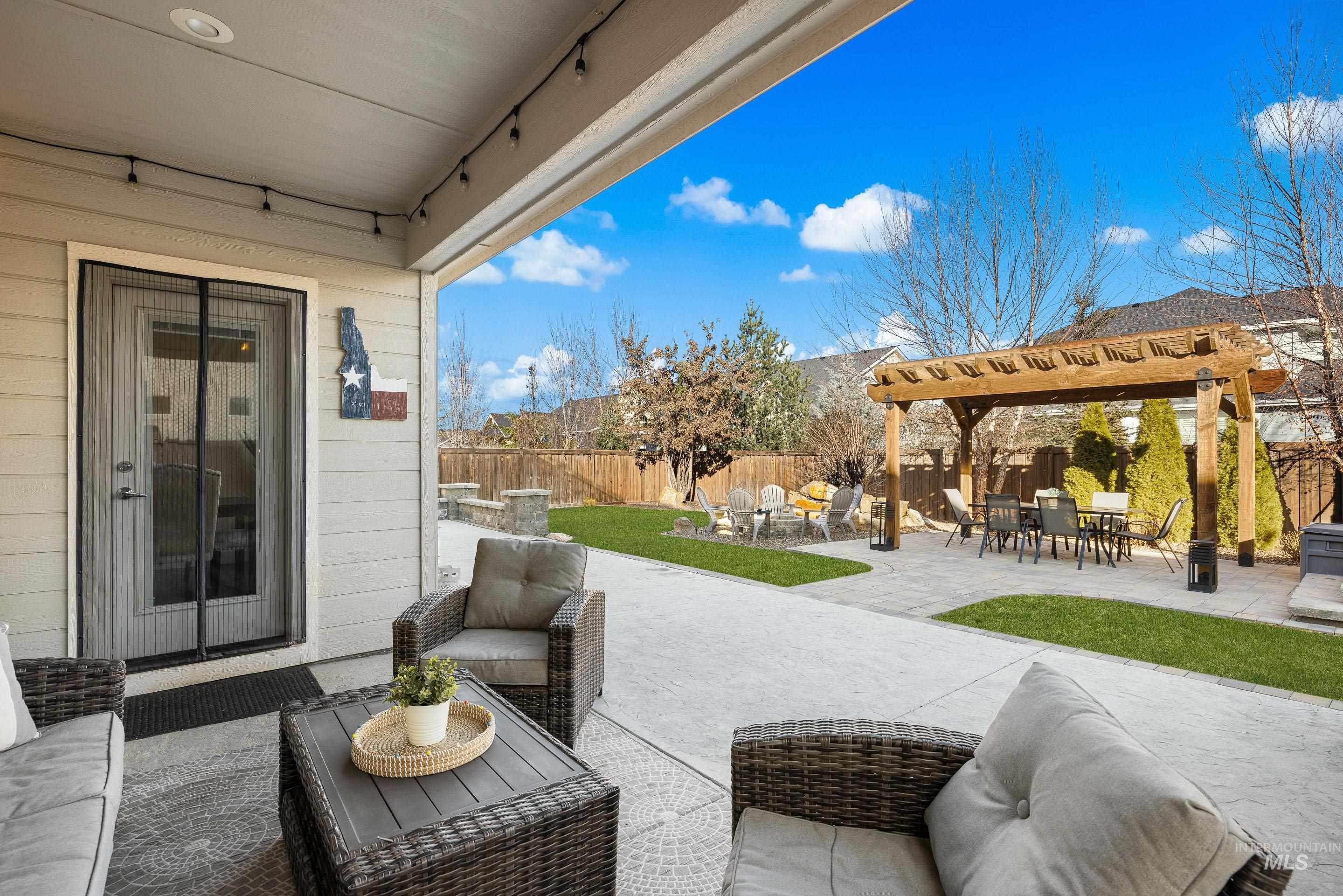 5952 N Bolsena Ave, Meridian, Idaho 83646, 5 Bedrooms, 3.5 Bathrooms, Residential For Sale, Price $899,900,MLS 98974277