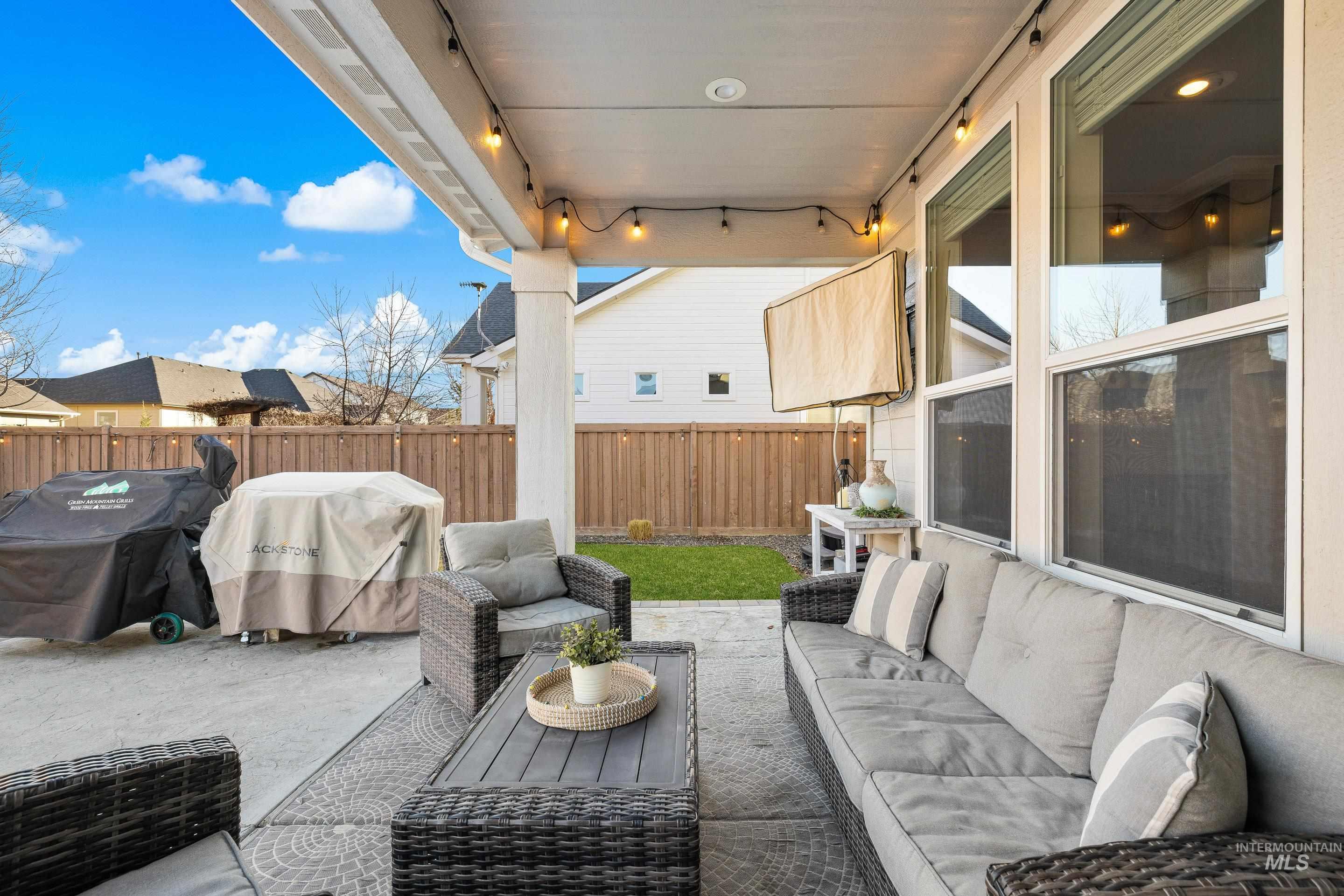 5952 N Bolsena Ave, Meridian, Idaho 83646, 5 Bedrooms, 3.5 Bathrooms, Residential For Sale, Price $899,900,MLS 98974277