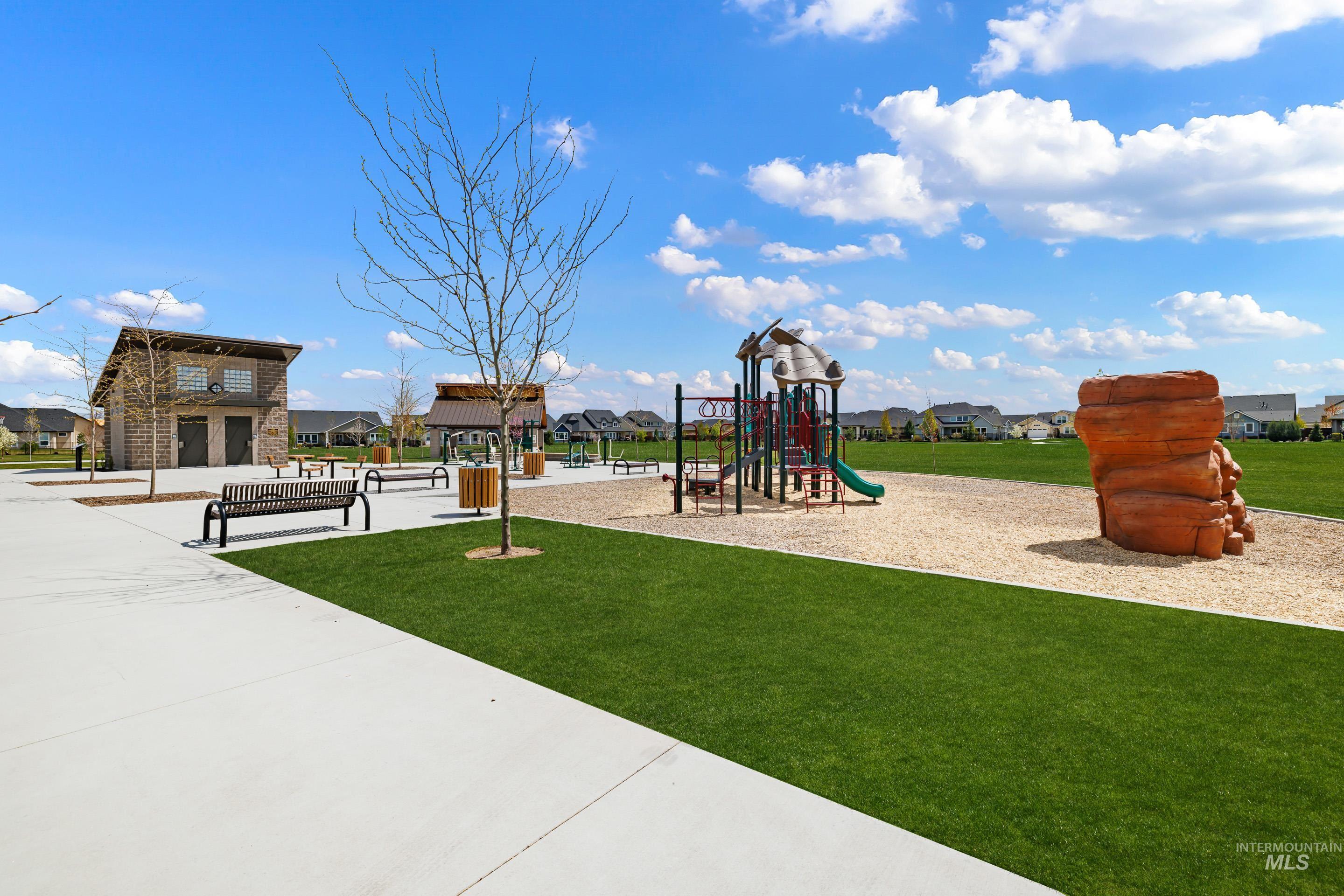 5952 N Bolsena Ave, Meridian, Idaho 83646, 5 Bedrooms, 3.5 Bathrooms, Residential For Sale, Price $899,900,MLS 98974277