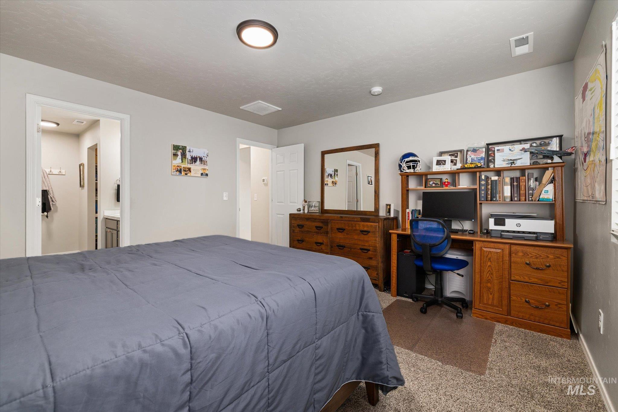 1675 SW Accipiter, Mountain Home, Idaho 83647, 3 Bedrooms, 2 Bathrooms, Residential For Sale, Price $393,000,MLS 98974279