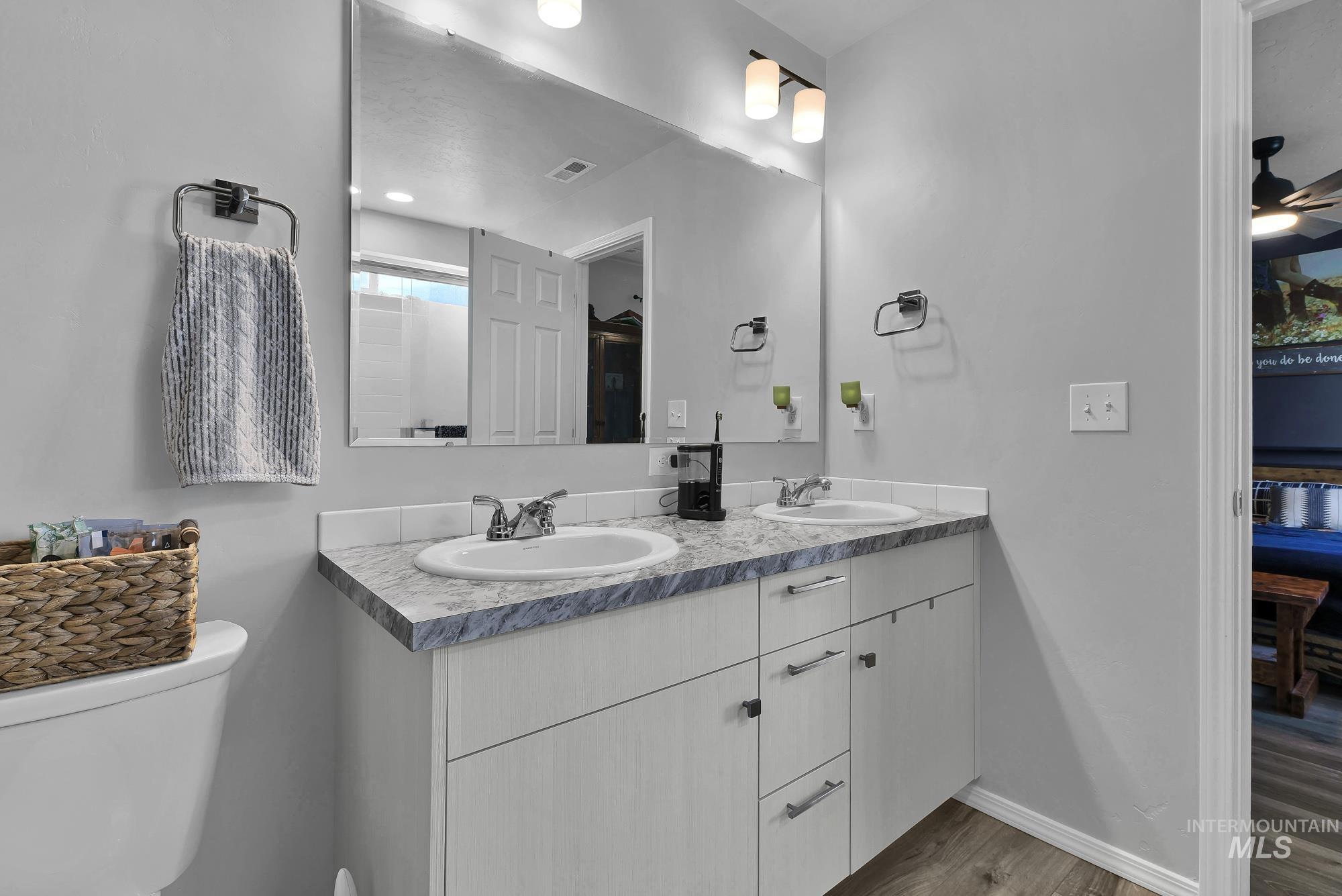 1810 N Thunderbolt St, Mountain Home, Idaho 83647, 3 Bedrooms, 2 Bathrooms, Residential For Sale, Price $355,000,MLS 98974281