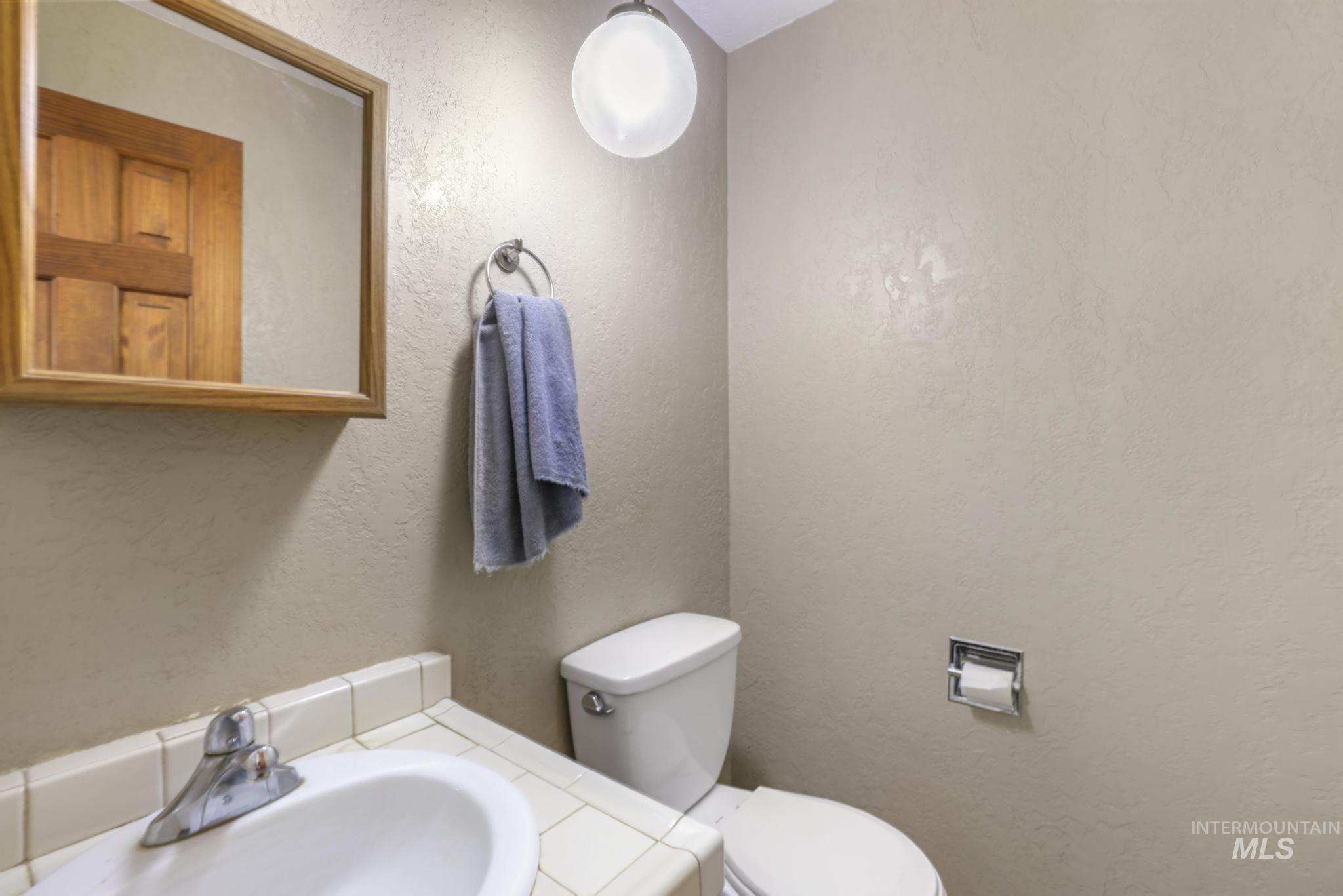 4296 W Arrow Head Dr, Glenns Ferry, Idaho 83623-2908, 3 Bedrooms, 2.5 Bathrooms, Residential For Sale, Price $890,000,MLS 98974282