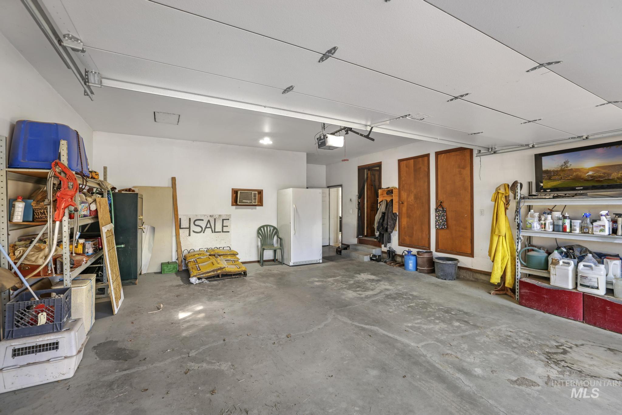 4296 W Arrow Head Dr, Glenns Ferry, Idaho 83623-2908, 3 Bedrooms, 2.5 Bathrooms, Residential For Sale, Price $890,000,MLS 98974282