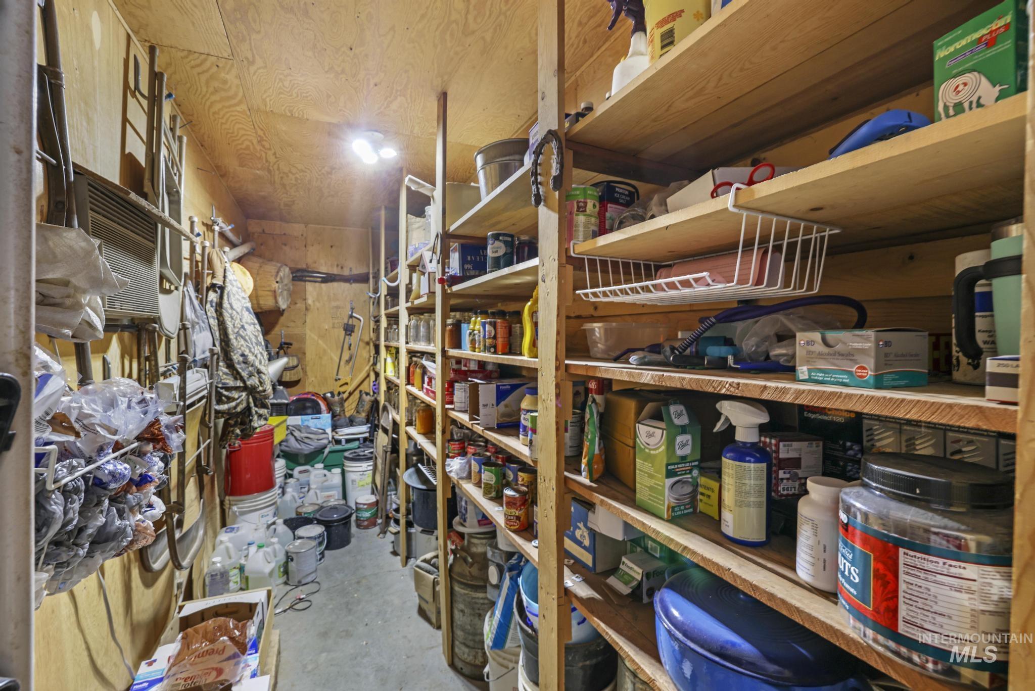 4296 W Arrow Head Dr, Glenns Ferry, Idaho 83623-2908, 3 Bedrooms, 2.5 Bathrooms, Residential For Sale, Price $890,000,MLS 98974282