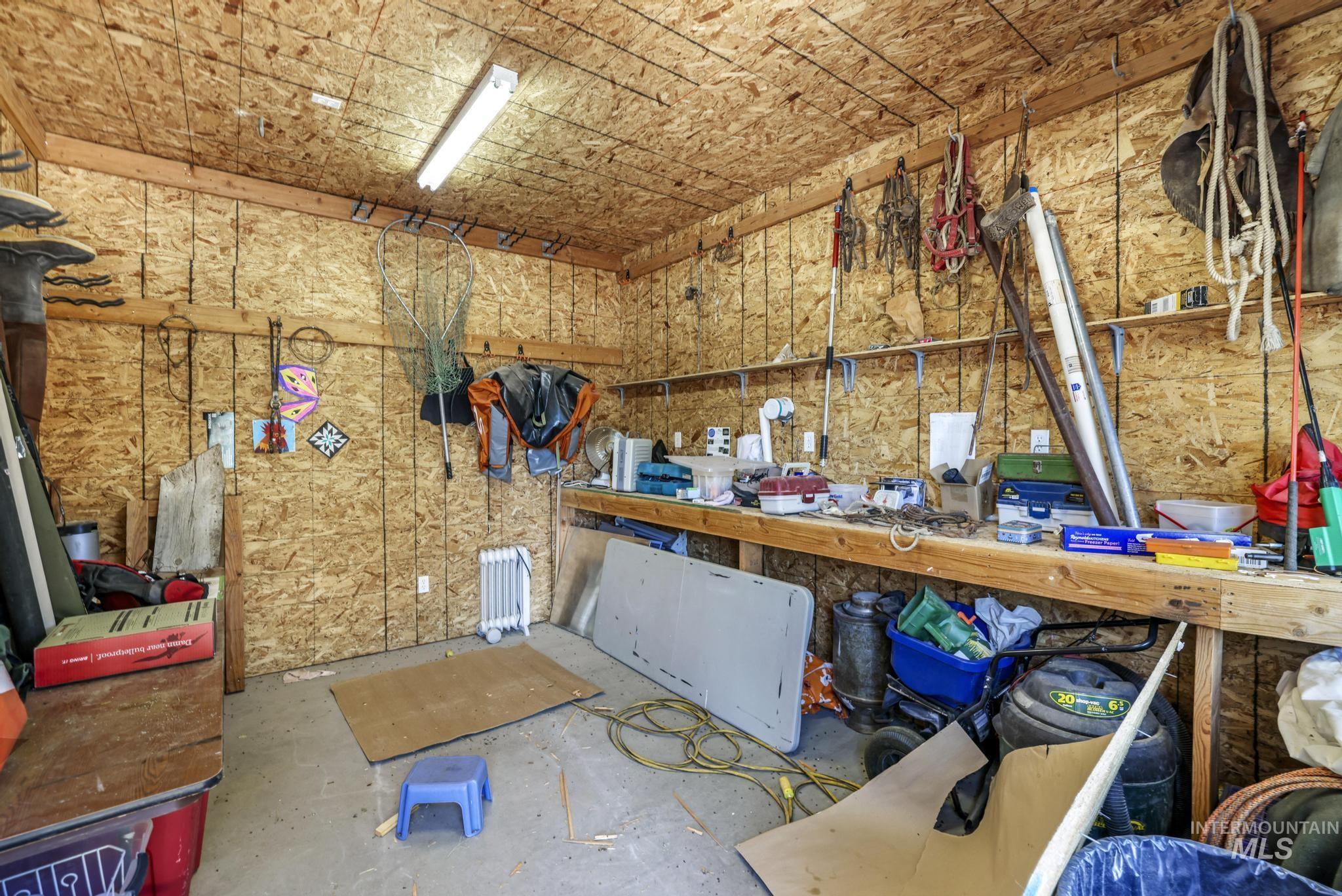 4296 W Arrow Head Dr, Glenns Ferry, Idaho 83623-2908, 3 Bedrooms, 2.5 Bathrooms, Residential For Sale, Price $890,000,MLS 98974282